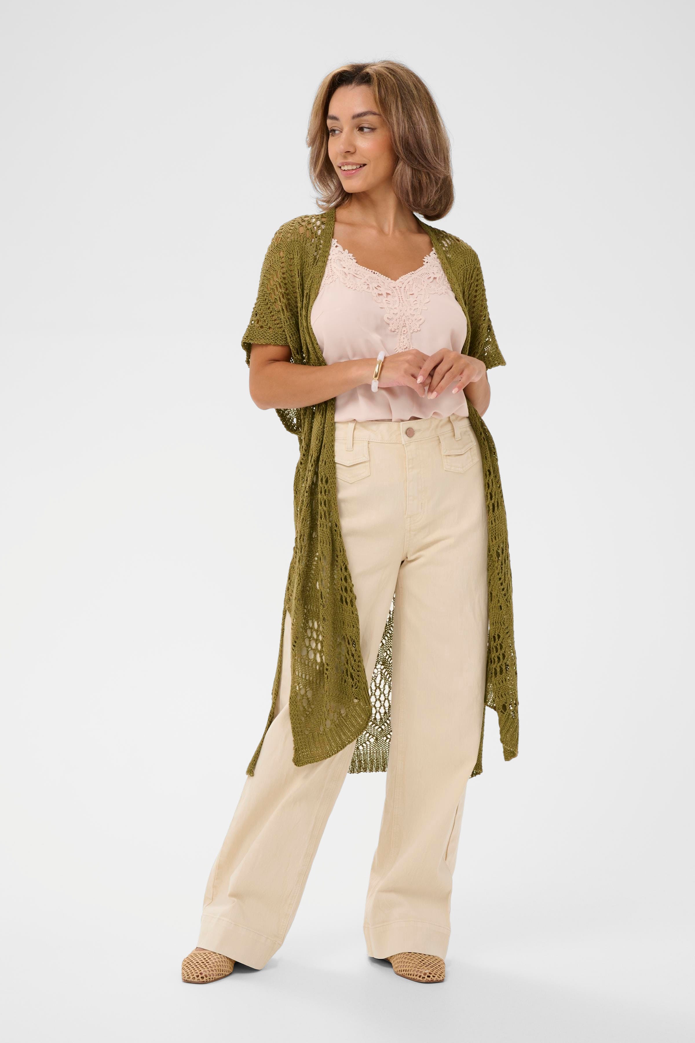 CRYda Vest LOOKBOOK FRONT 10614975-180724