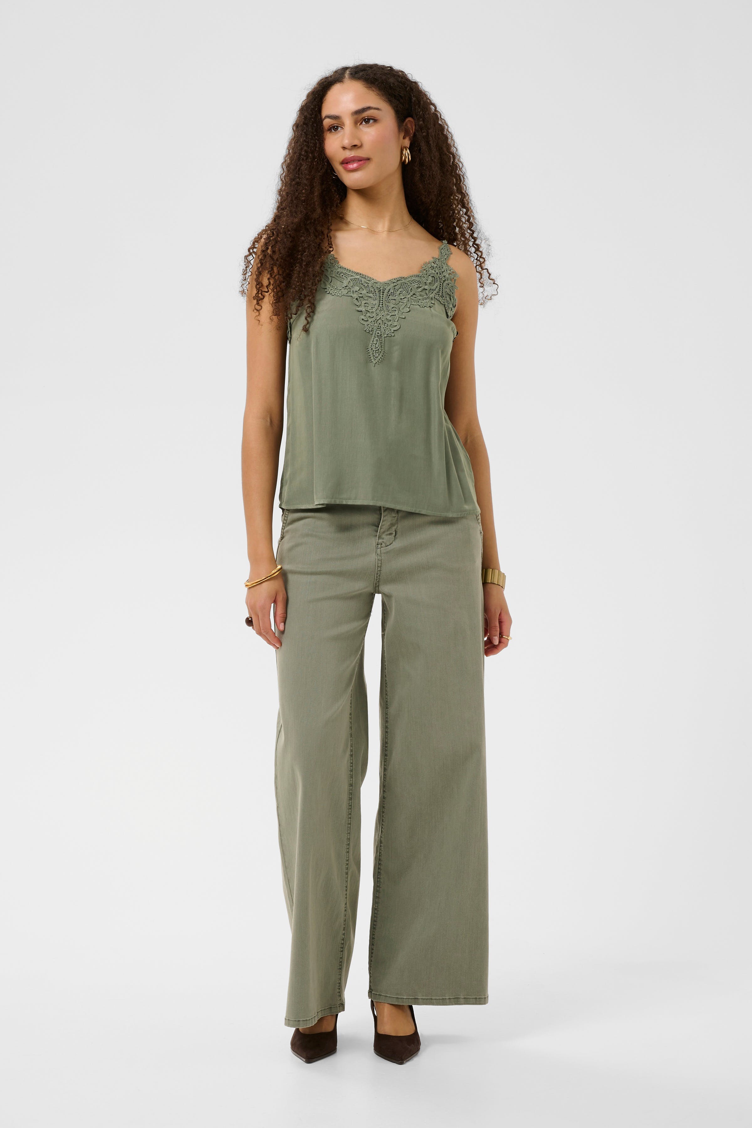CRAnna Top LOOKBOOK FRONT 10611224-180514