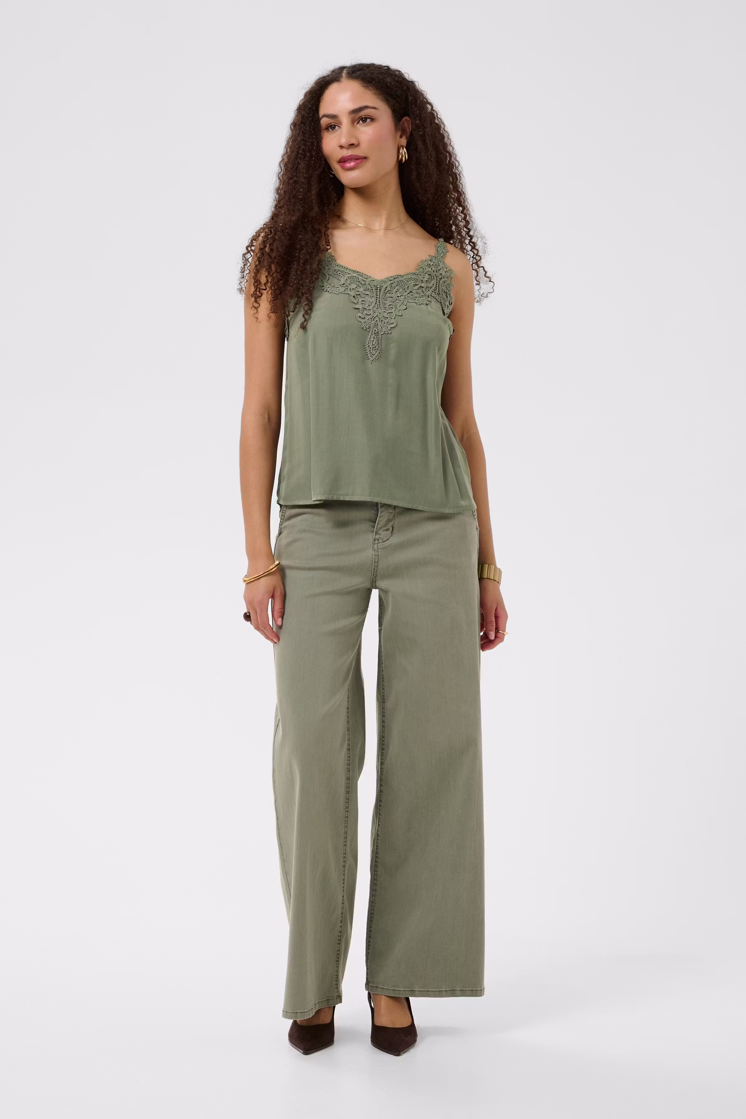CRAnna Top LOOKBOOK FRONT 10611224-180514