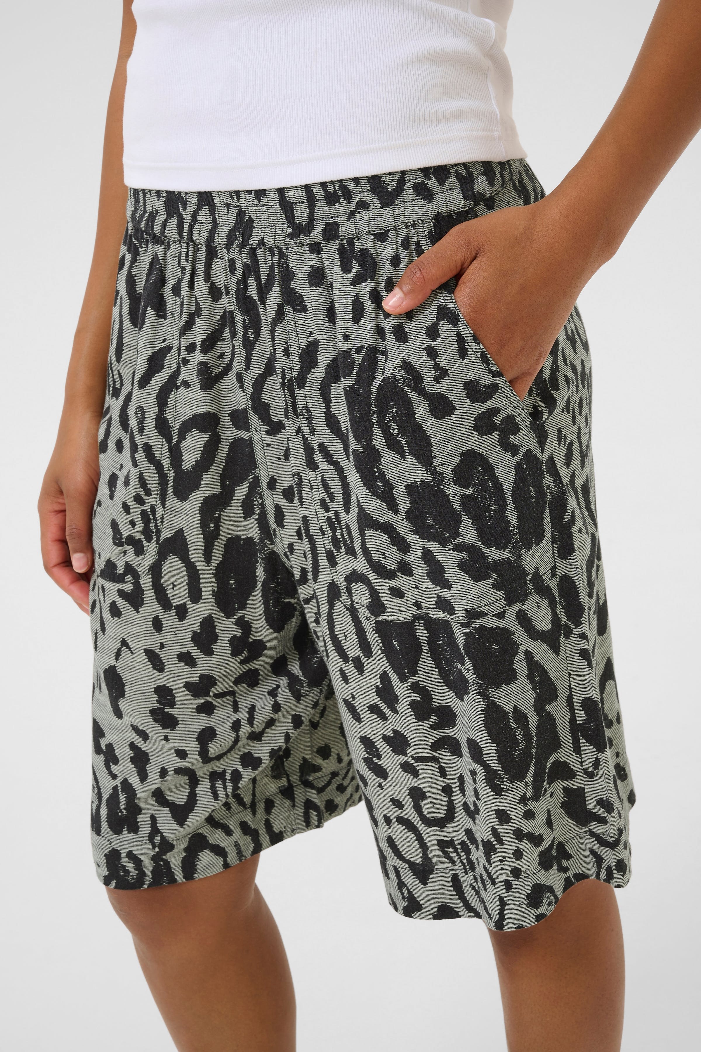 KAmilia Shorts aus Leinen LOOKBOOK DETAIL 10509668-107126