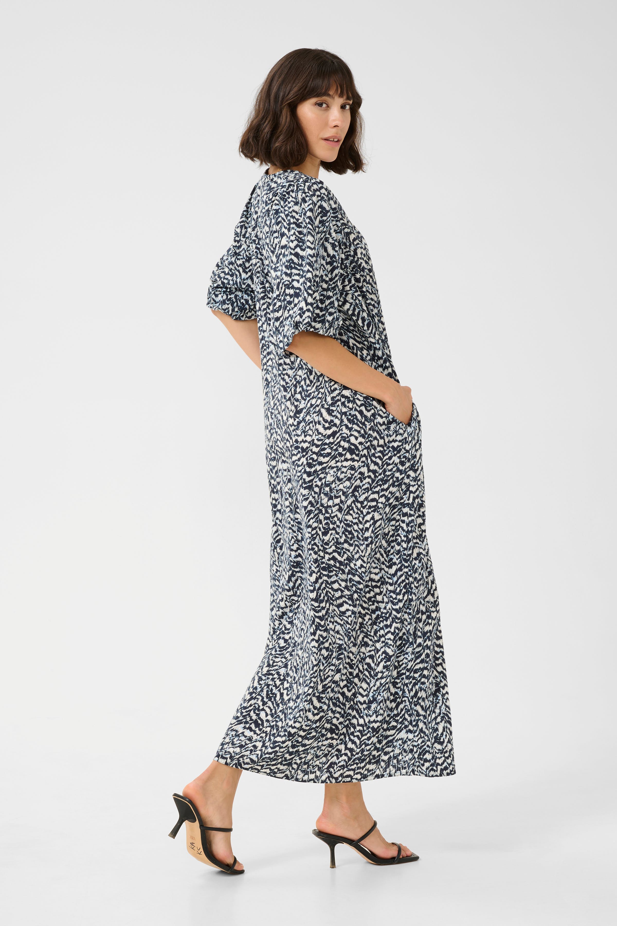 KAruffalo Kleid LOOKBOOK BACK 10509920-107426