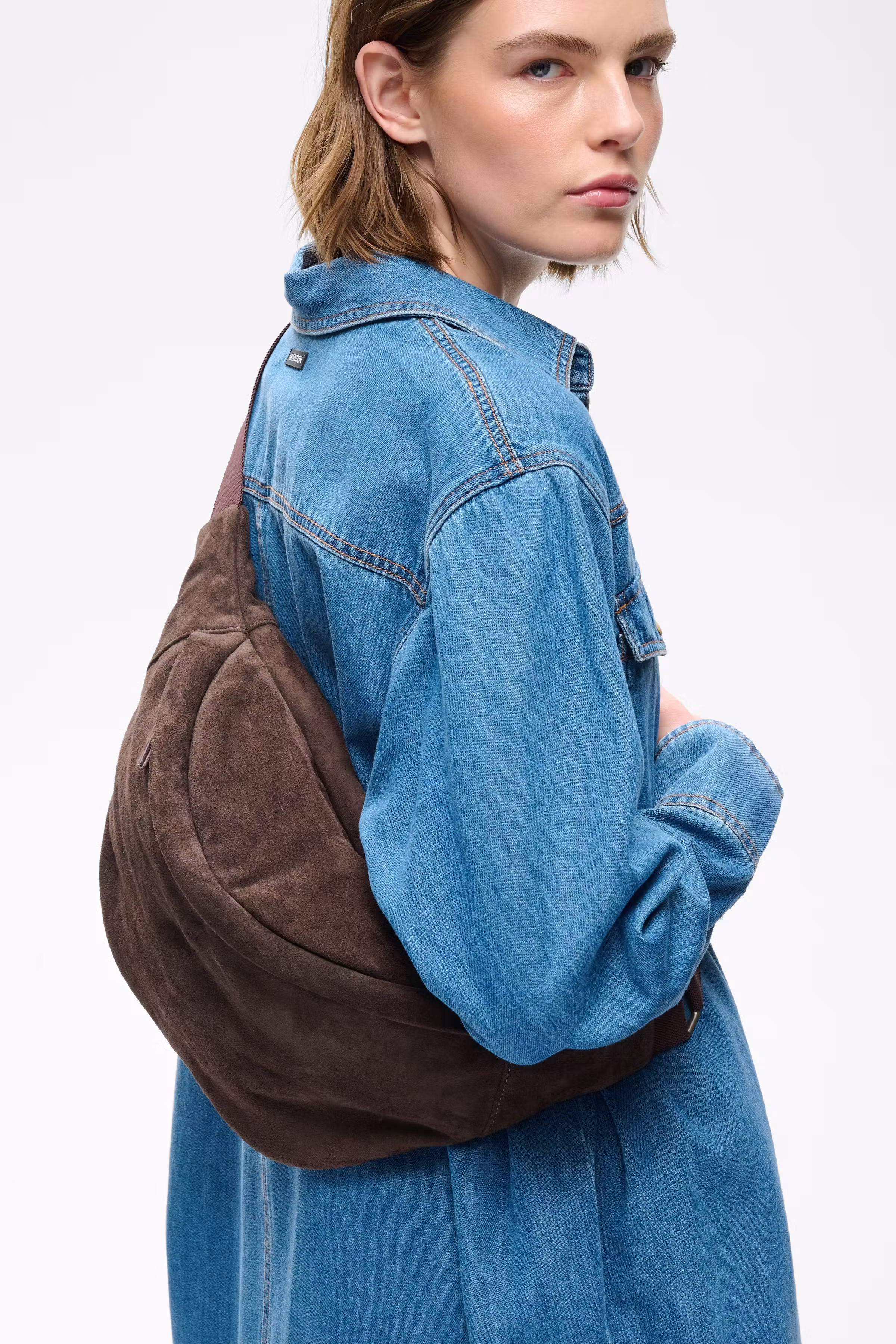RASIDAIW SUEDE BUMBAG Veske LOOKBOOK DETAIL 30112466-191109