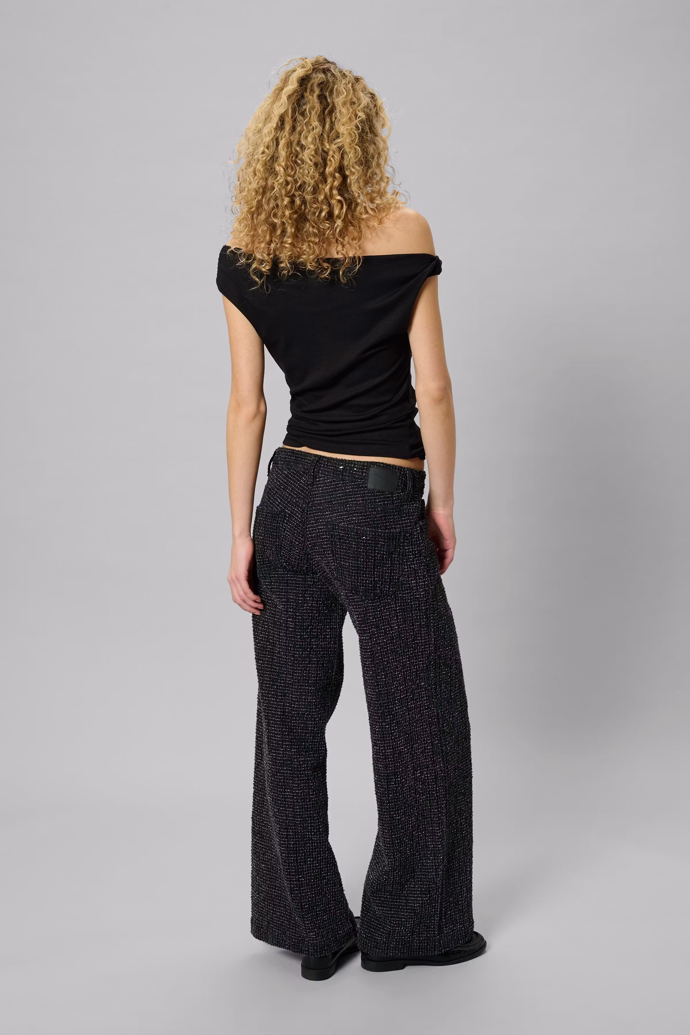 GiggoMW Top LOOKBOOK BACK 10704922-100031