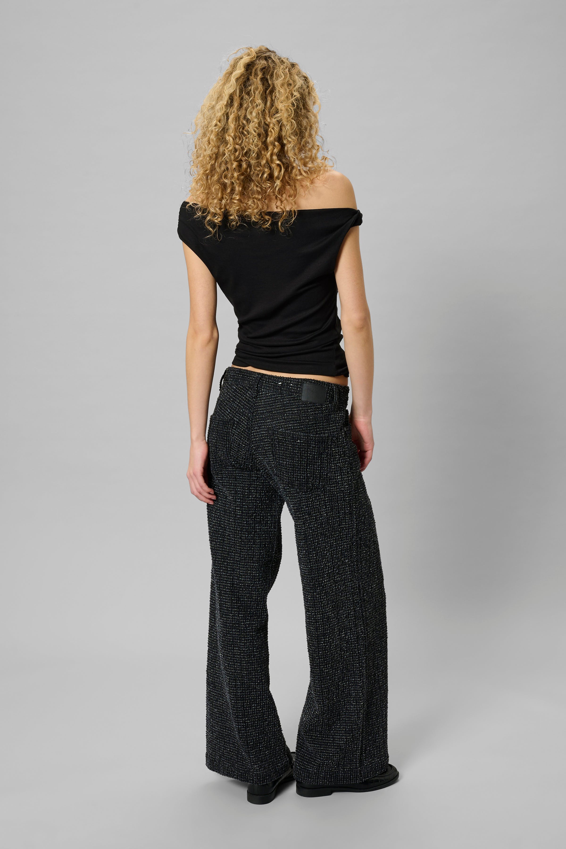 GiggoMW Top LOOKBOOK BACK 10704922-100031