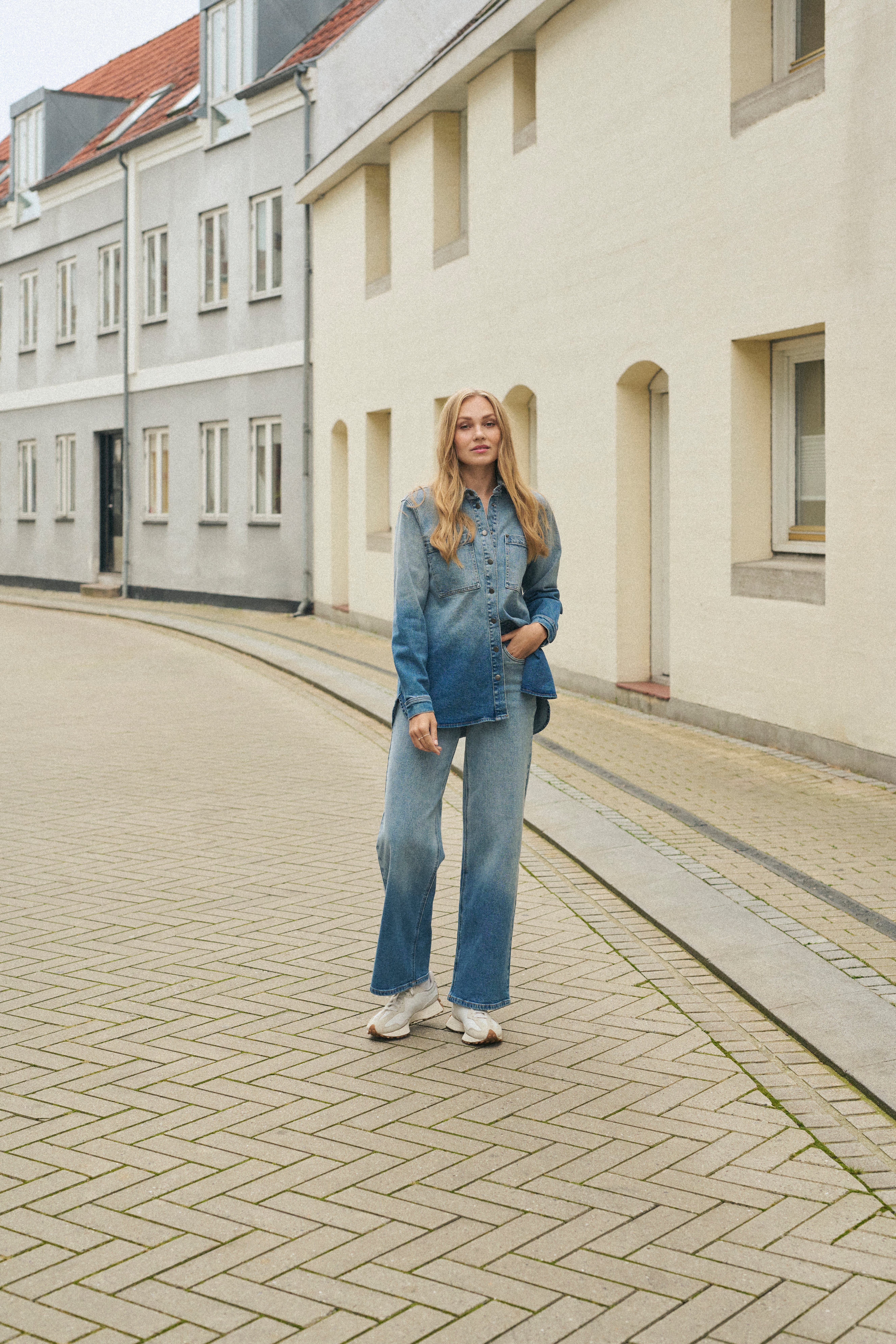 KAmiala Jeans LOCATION NONE 10509935-107432