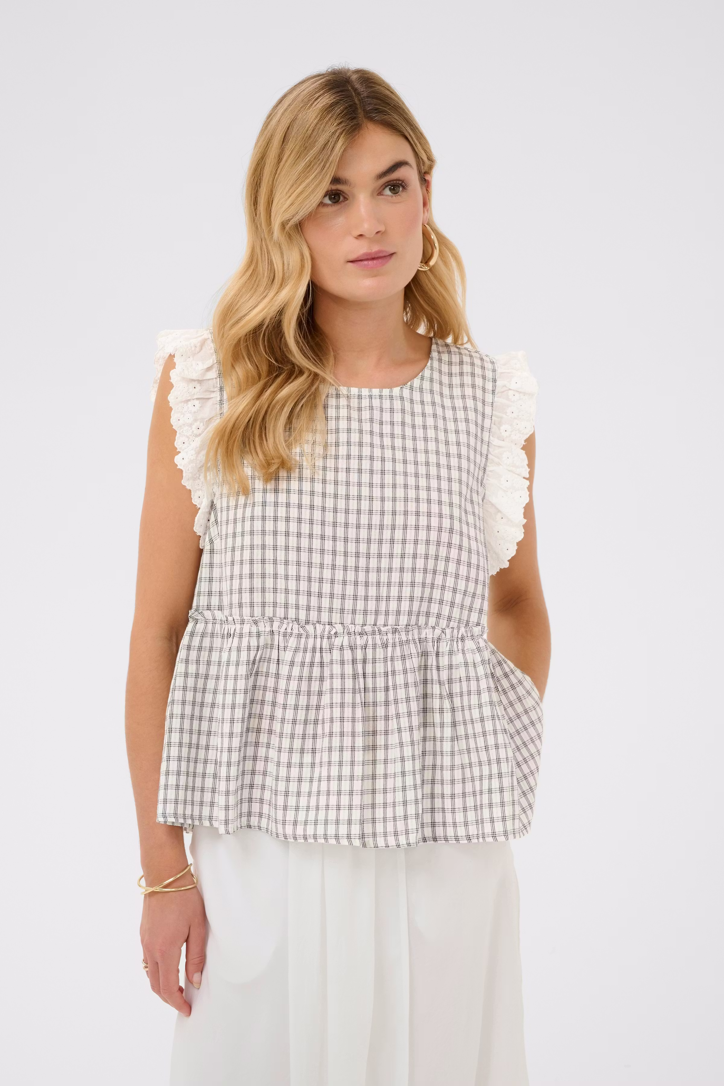 CRMilana Blus LOOKBOOK FRONT 10615264-109670