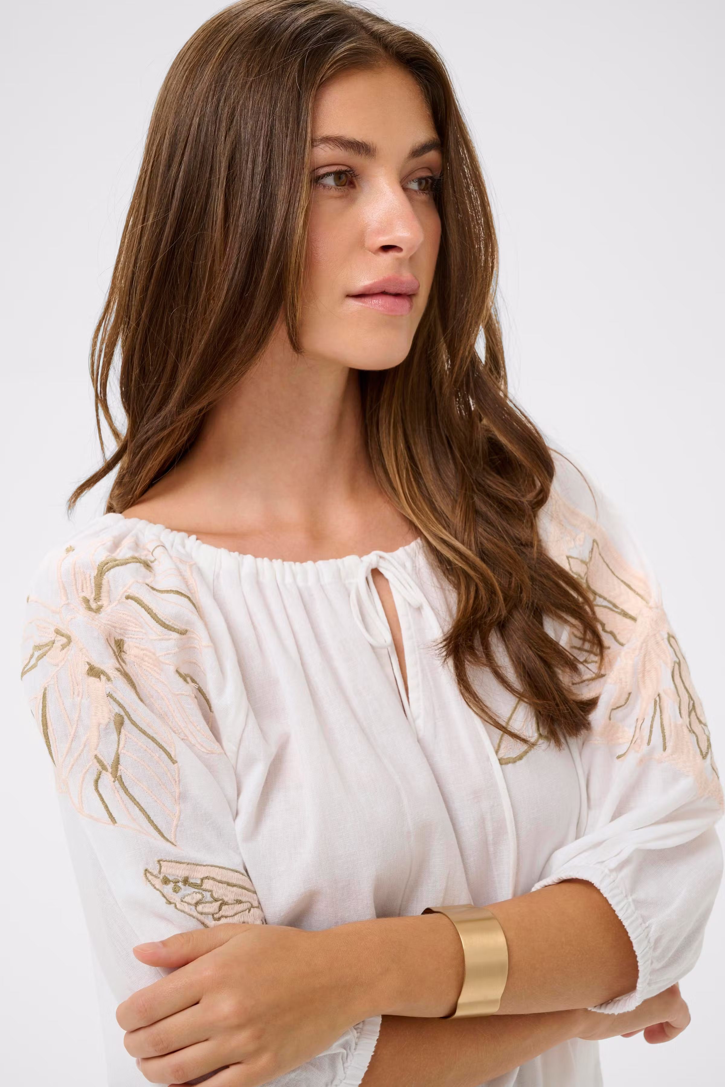 CRBrianna Blouse LOOKBOOK DETAIL 10614856-110602