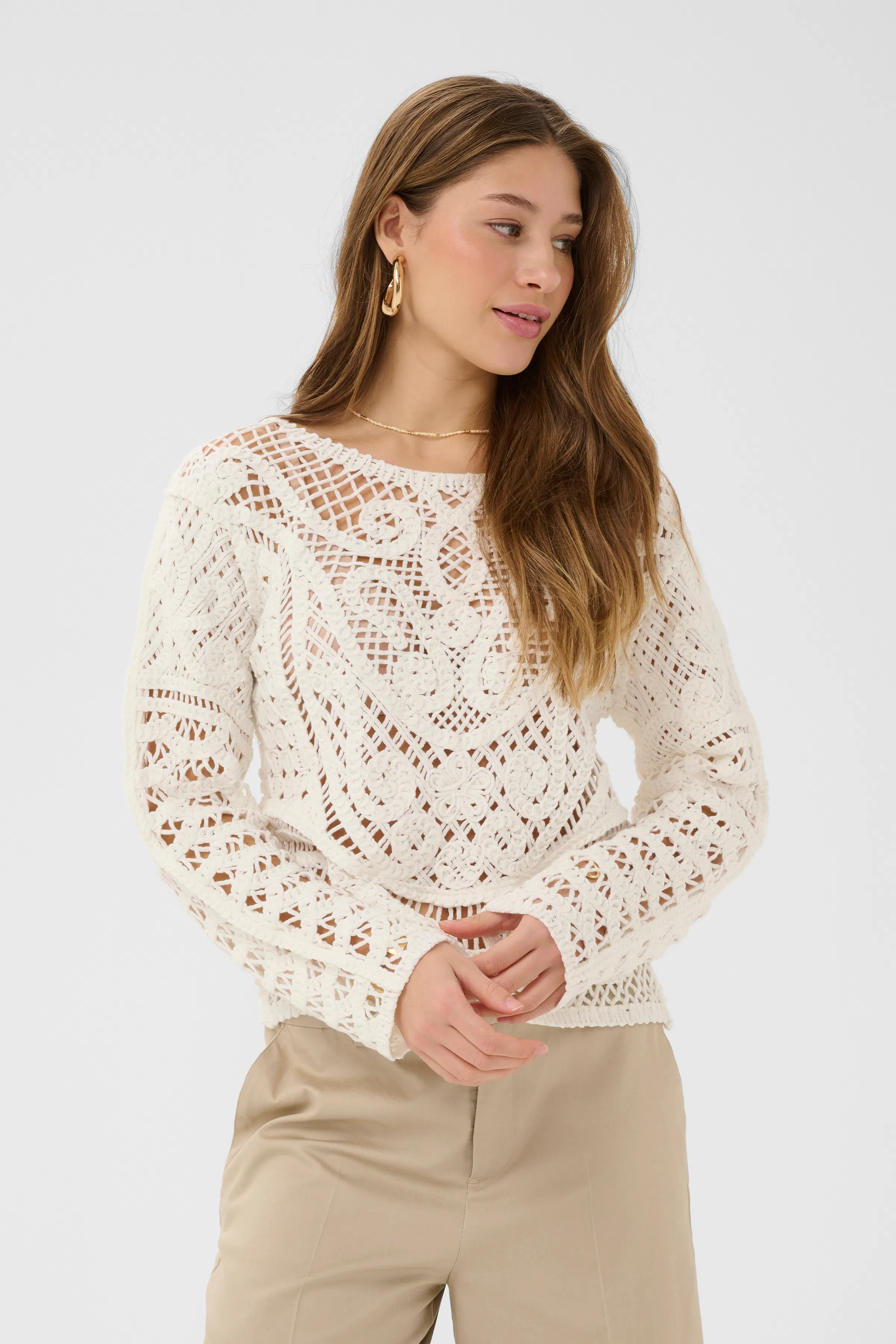 CRElly Pullover LOOKBOOK FRONT 10615094-110602