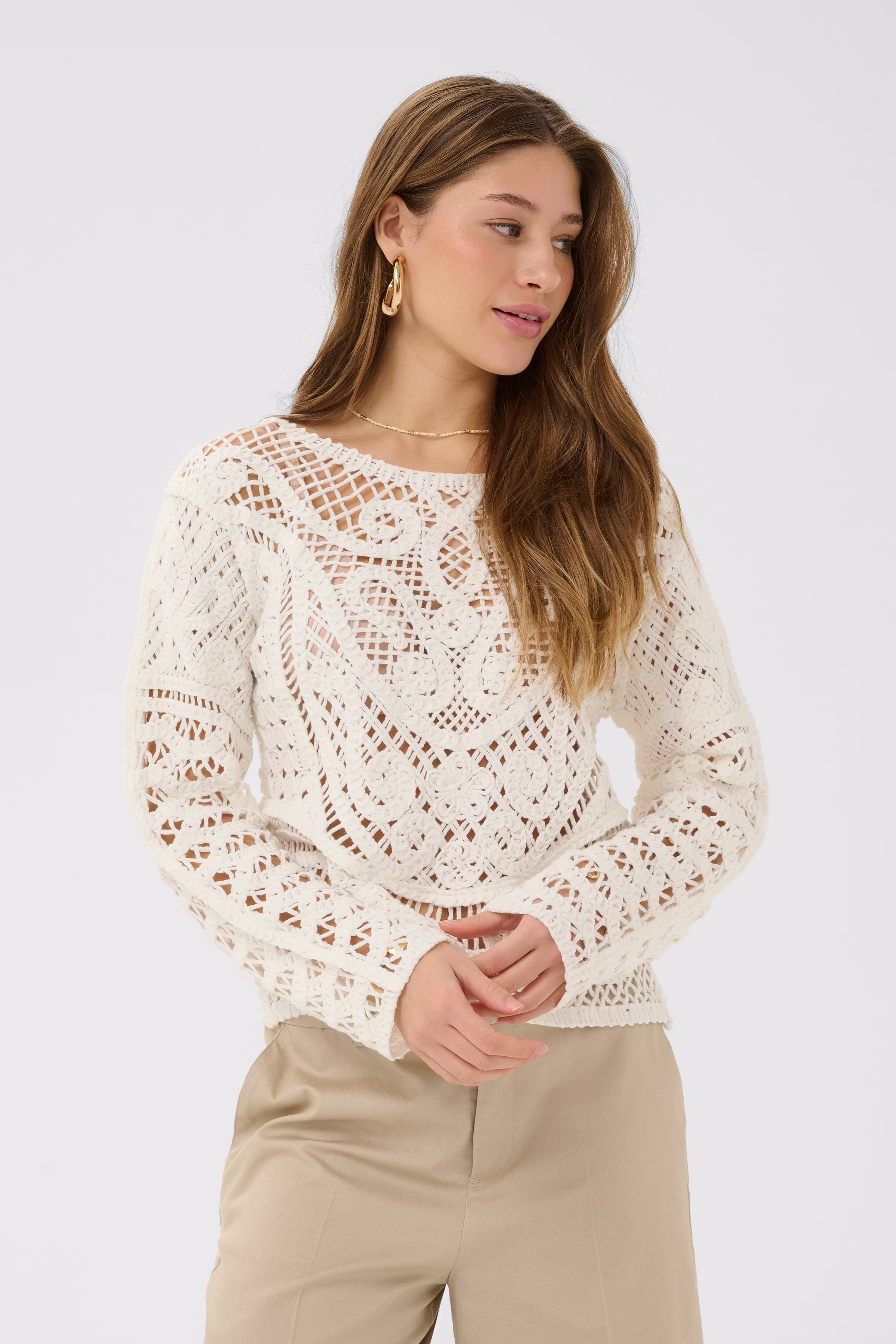 CRElly Pullover LOOKBOOK FRONT 10615094-110602