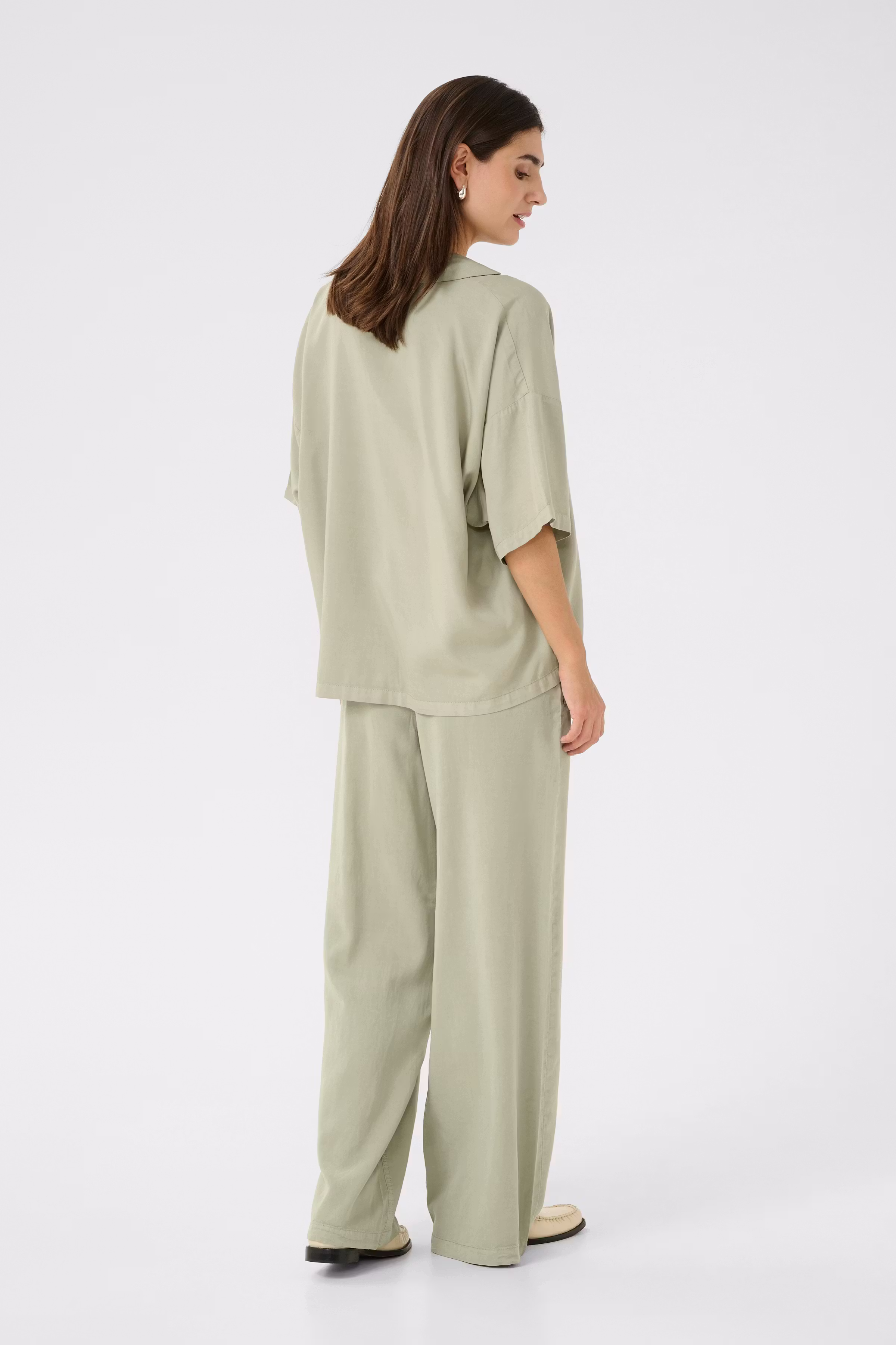 CUclarina Blouse LOOKBOOK BACK 50111810-166008