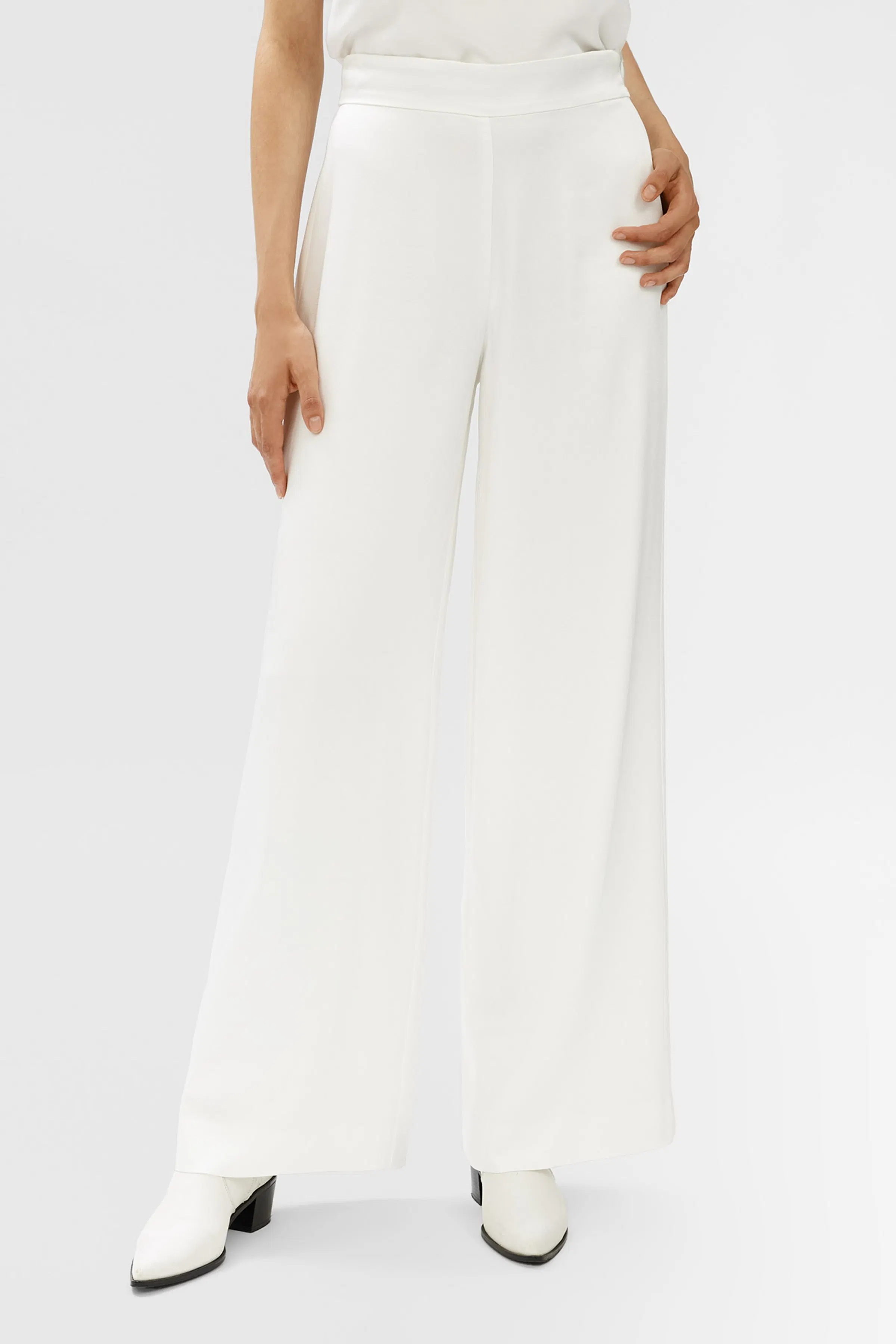 IOPETUNIA Trousers LOOKBOOK FRONT 30600306-WH010