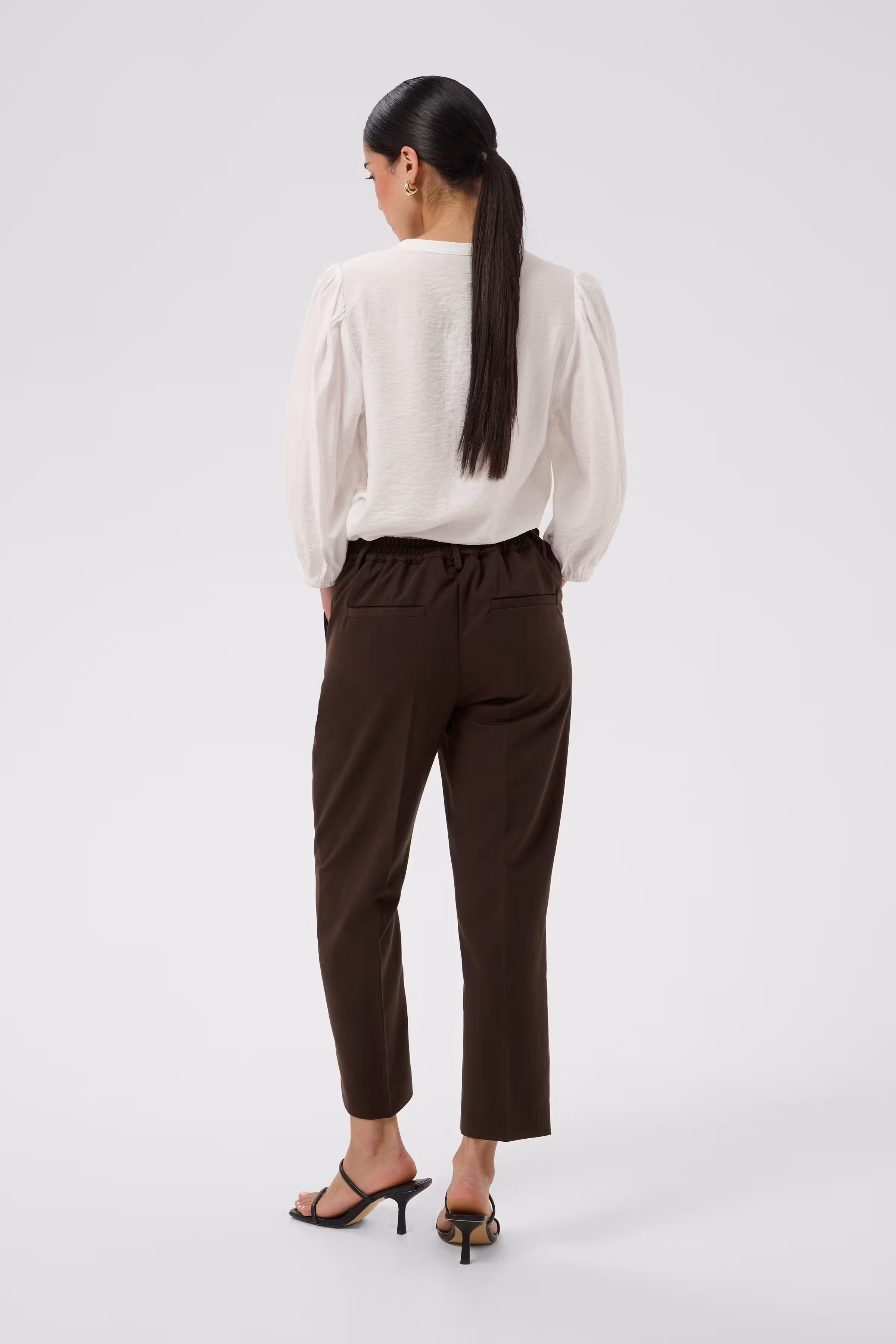KASAKURA Trousers LOOKBOOK BACK 10506127-190915