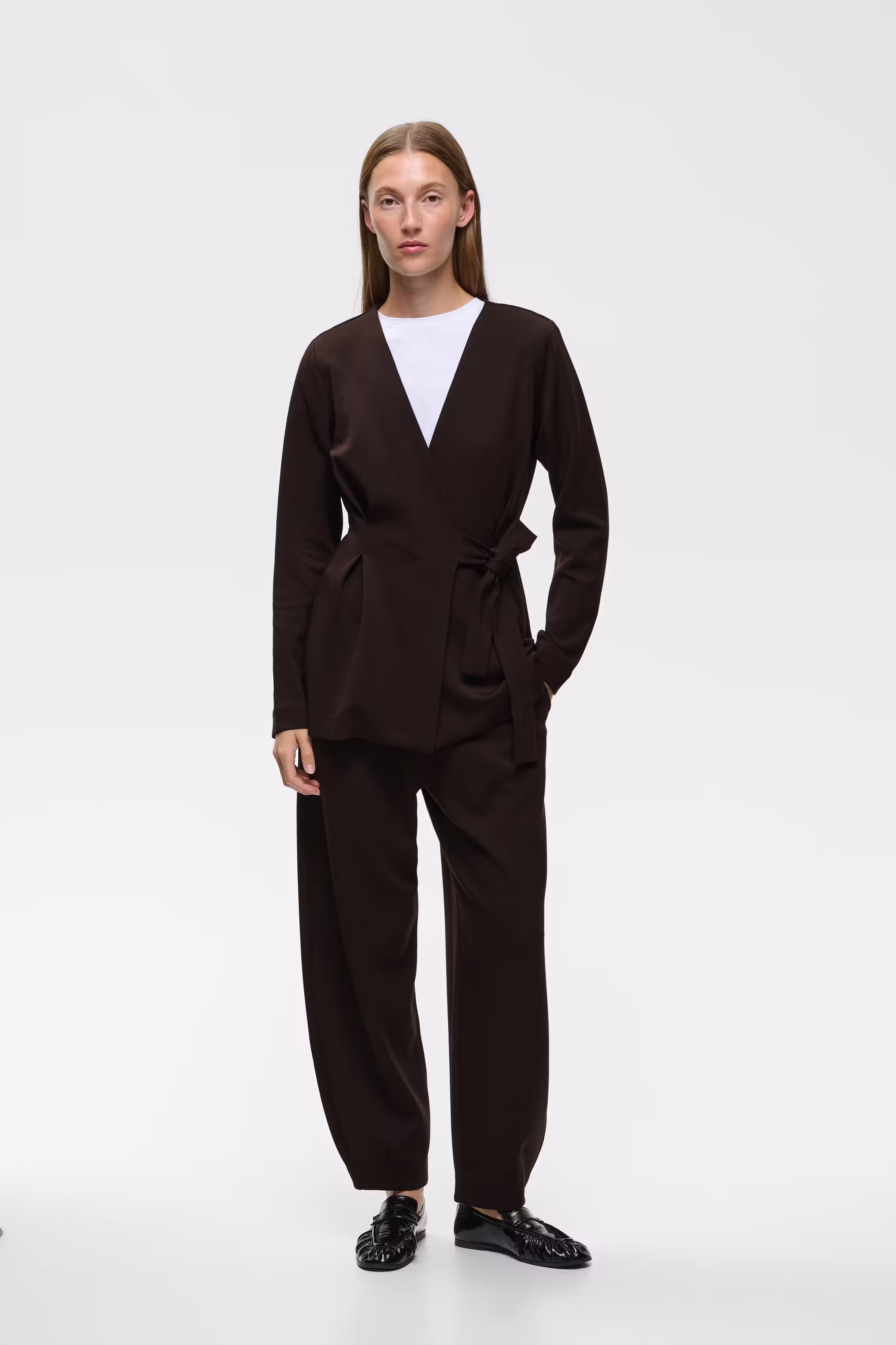 CleIW Hose LOOKBOOK FRONT 30111399-191109