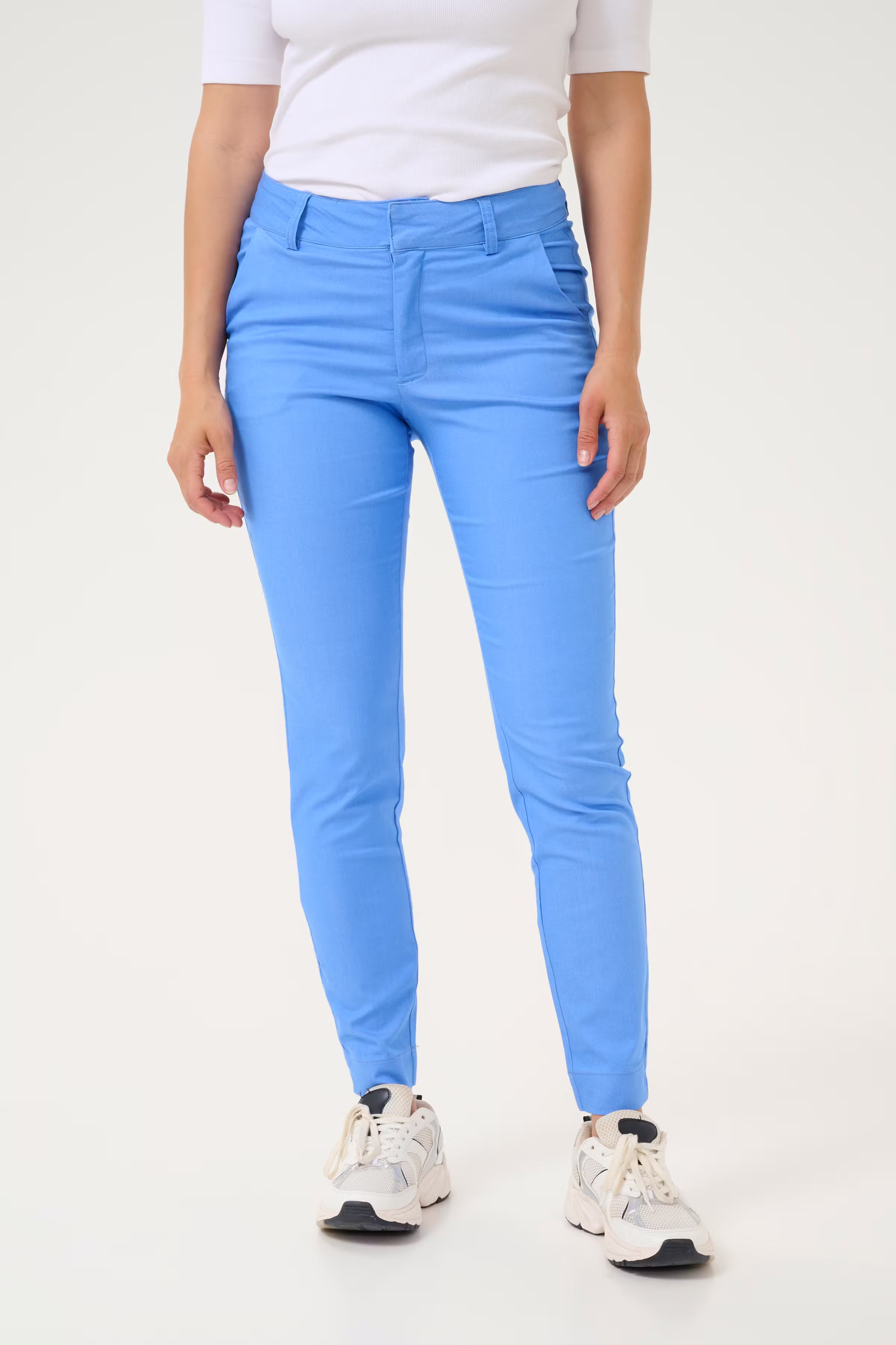 KAlea Bukser LOOKBOOK FRONT 10505191-174037