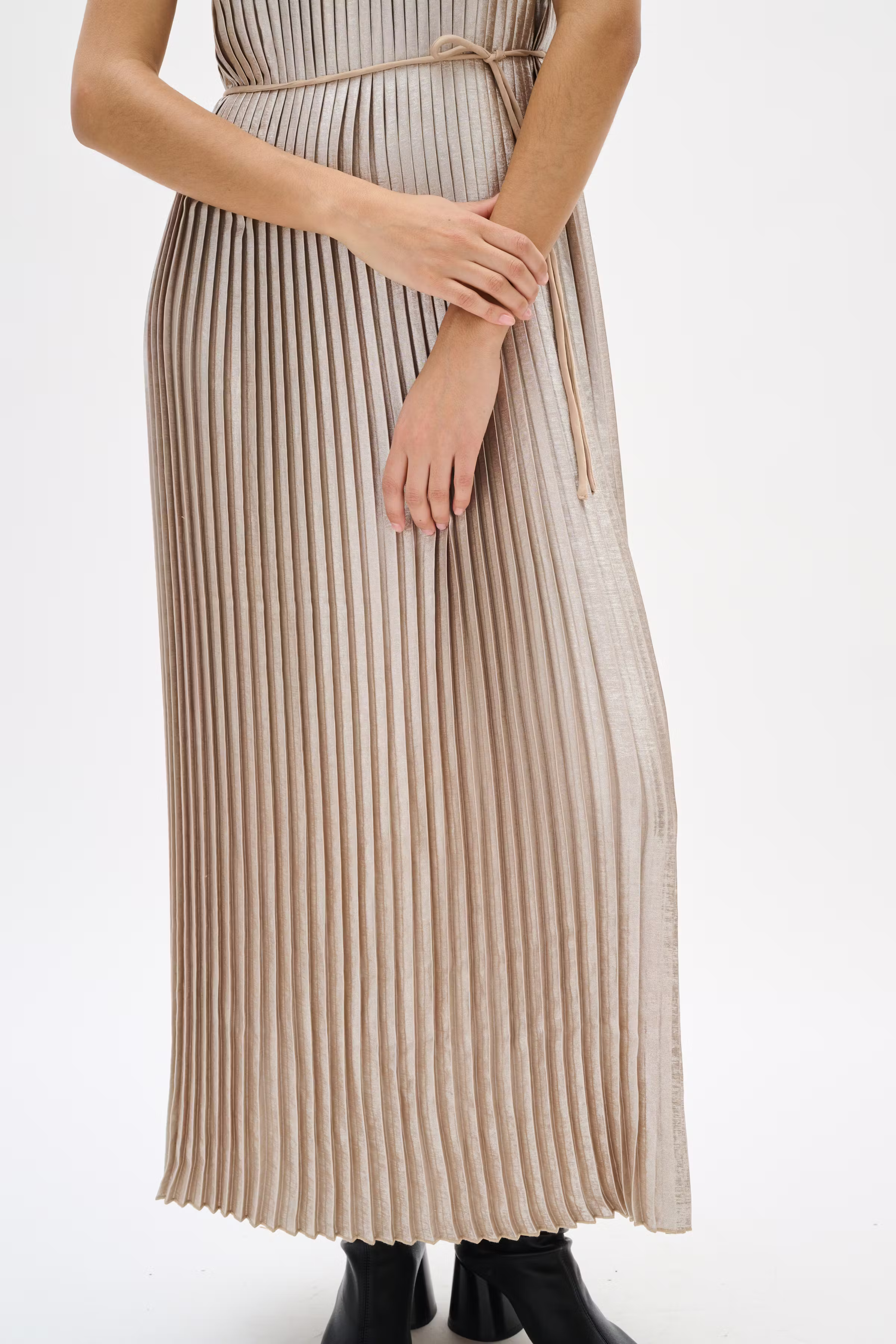 FUTUREIW Kjole LOOKBOOK DETAIL 30112021-145002