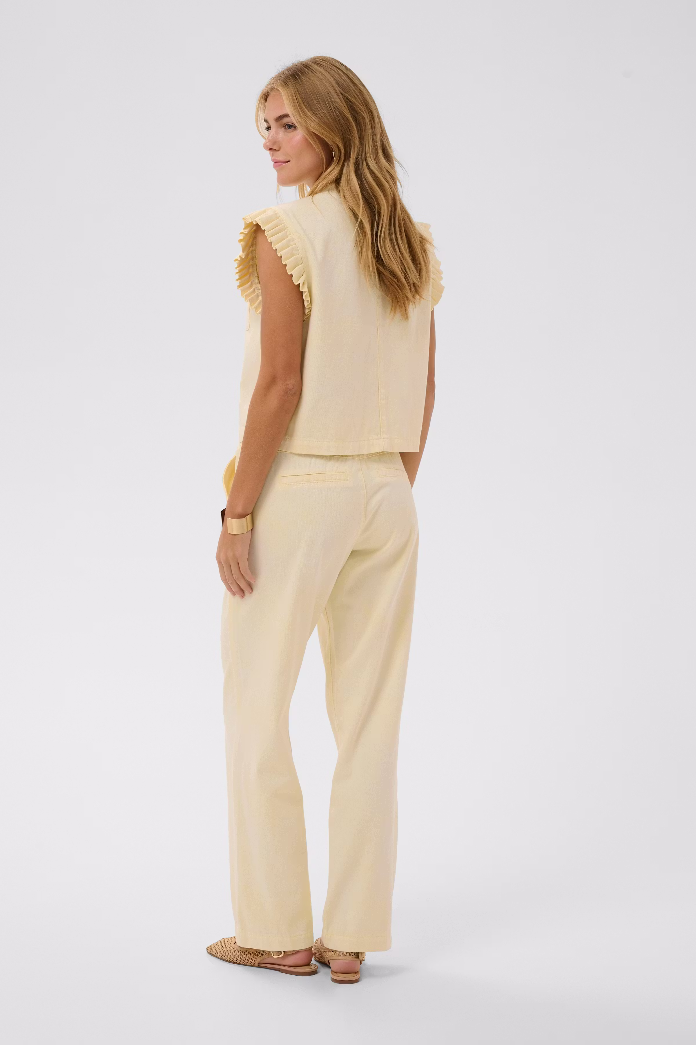 CRLorra Vest LOOKBOOK BACK 10615089-1207111