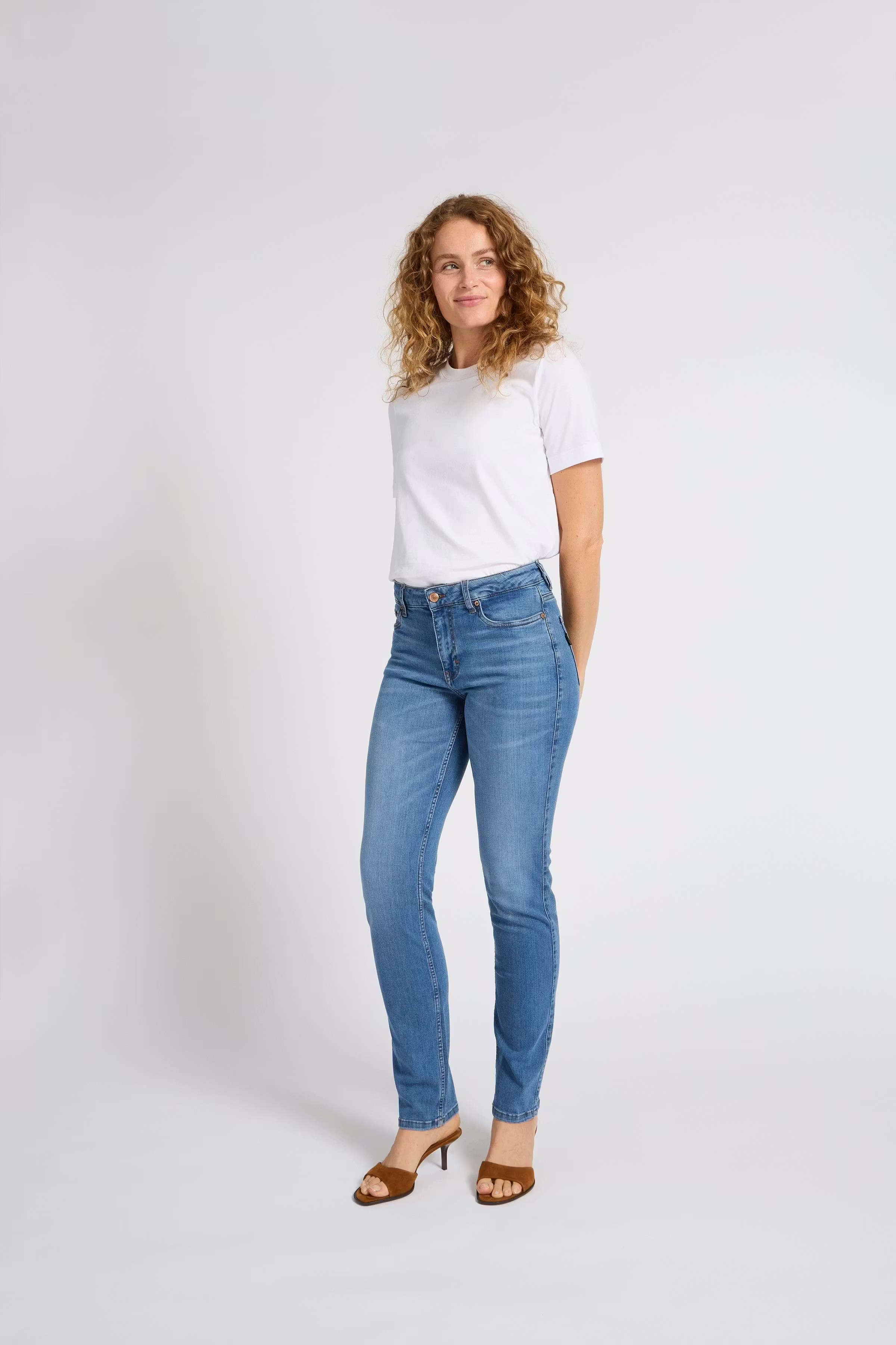 PZEMMA HW Jeans Medium Straight Leg LOCATION NONE 50206336-200005