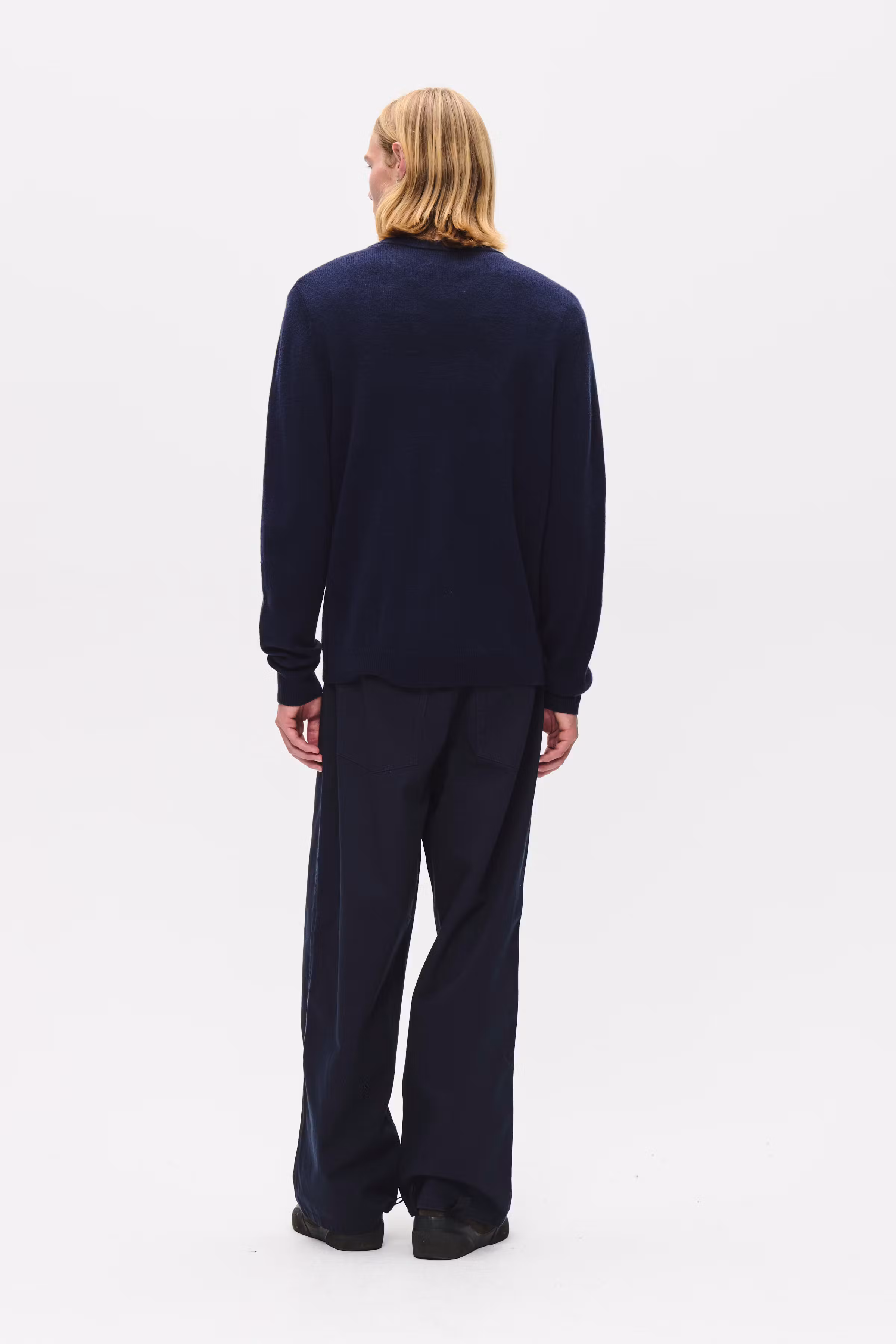 WWTay V-neck Pullover LOOKBOOK BACK 30251772-194011