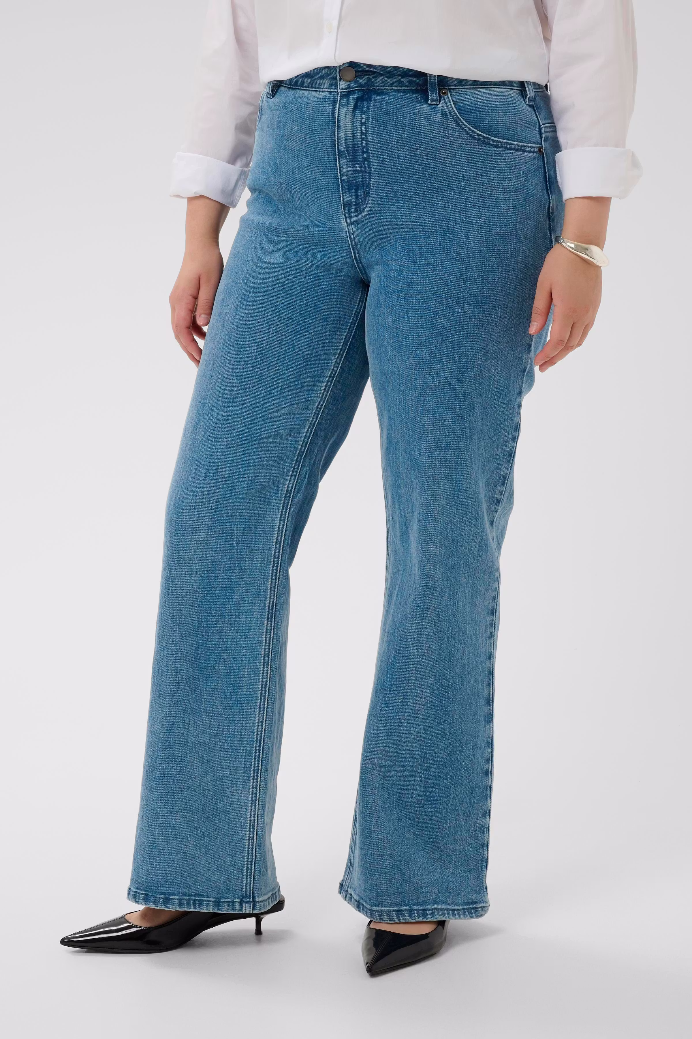 KCflora Jeans LOOKBOOK FRONT 10584056-100166