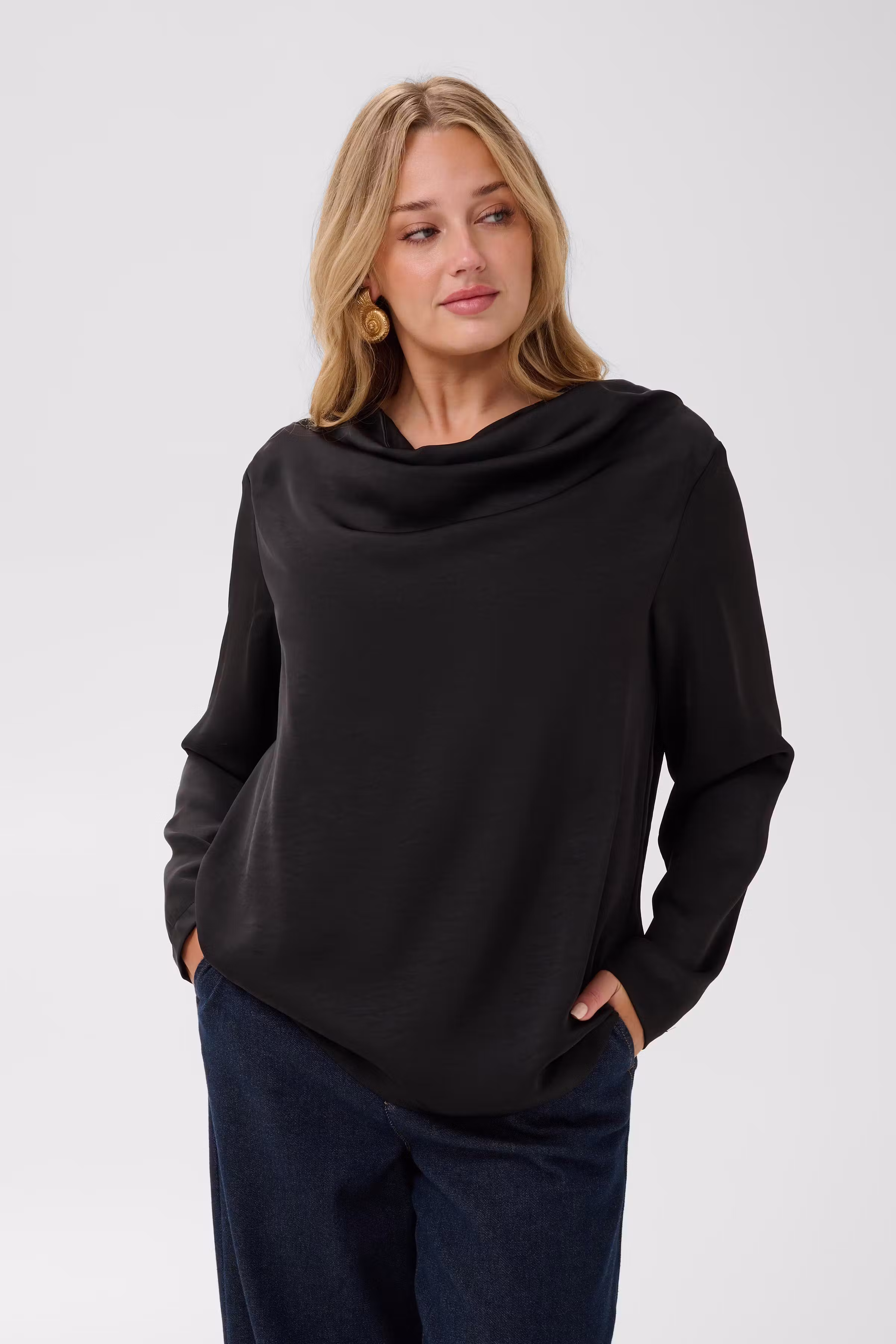 KClori Bluse LOOKBOOK FRONT 10584567-100121