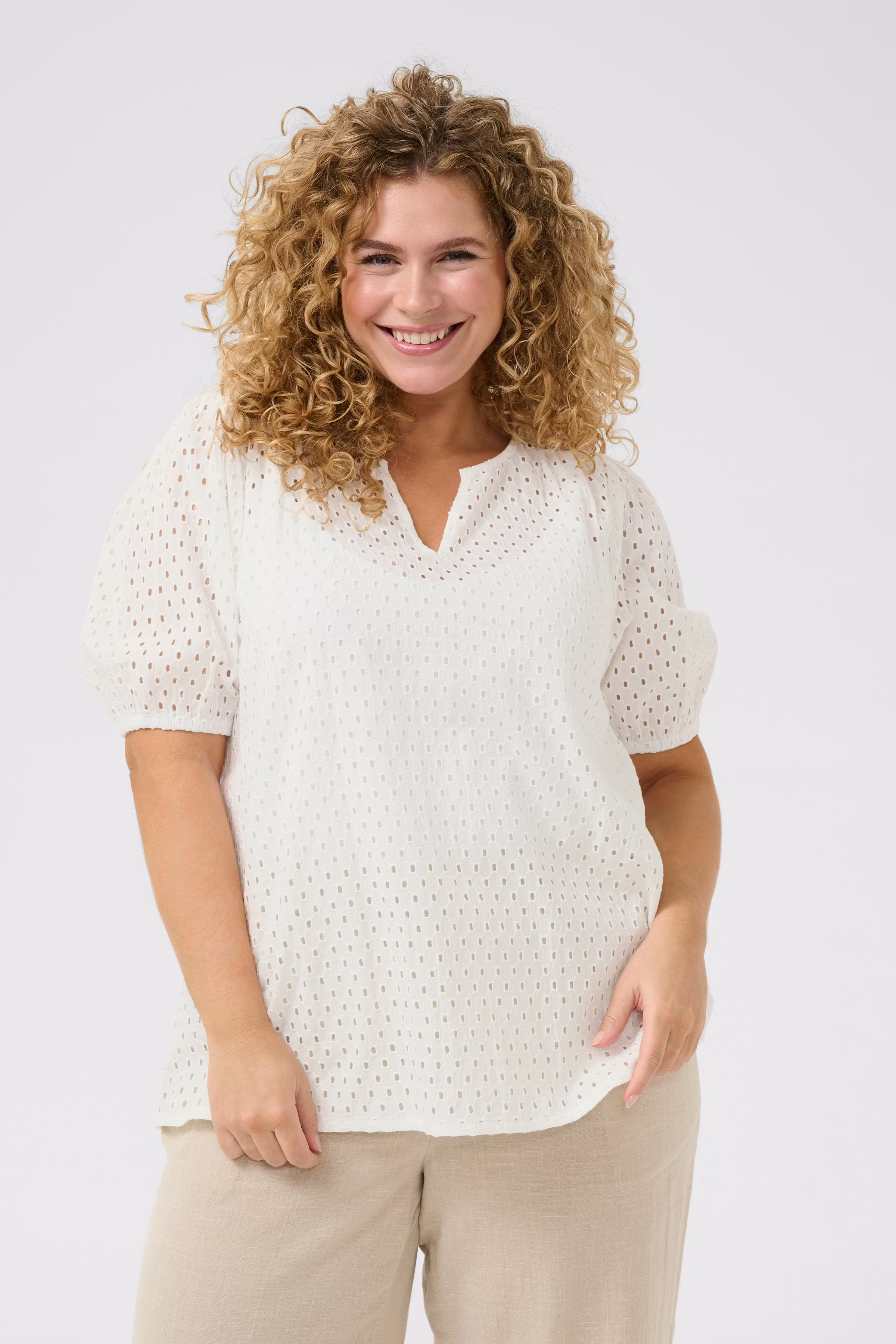 KCrubia Blouse LOOKBOOK FRONT 10583197-110602