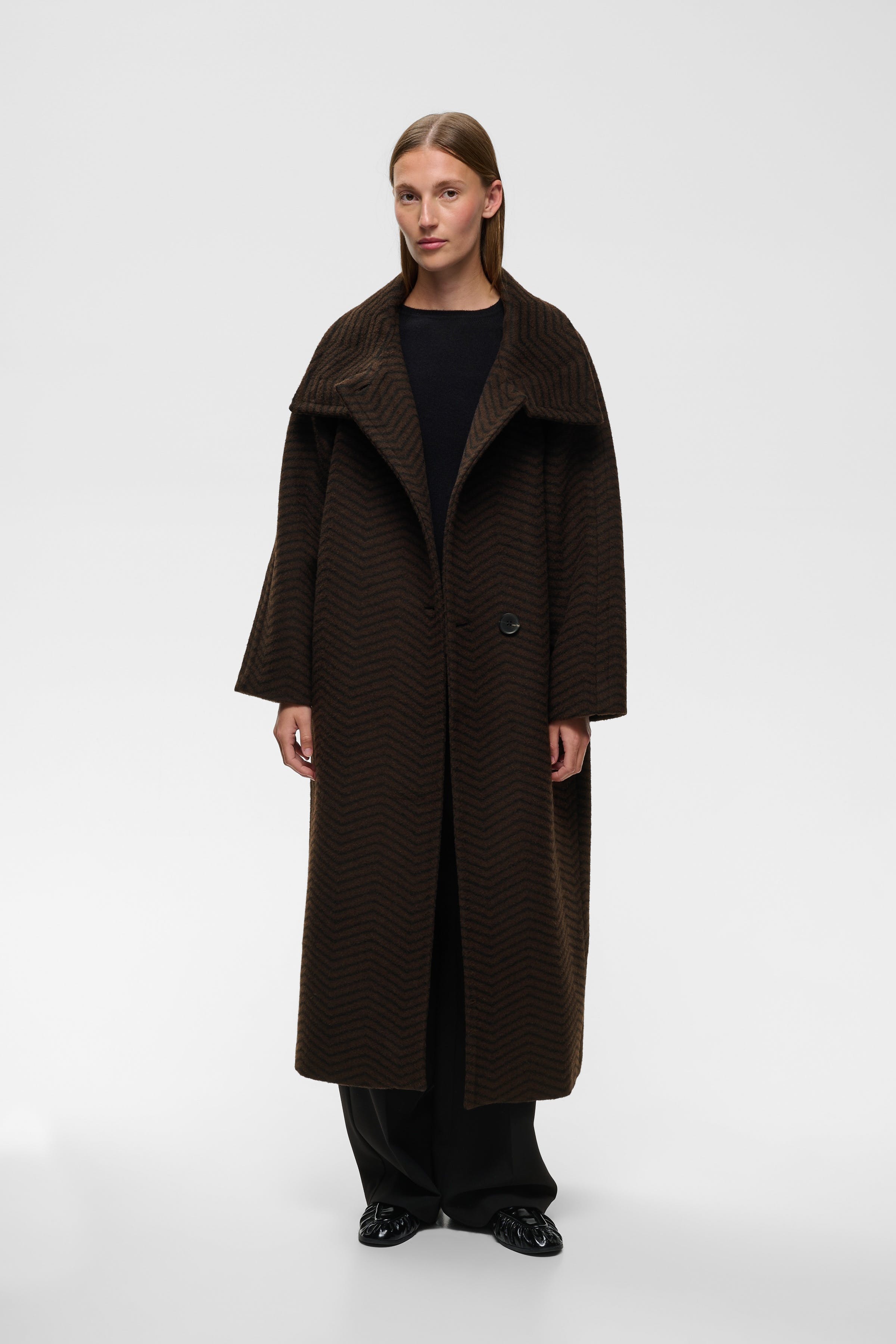 ZASCHAIW Mantel LOOKBOOK FRONT 30112653-900009194