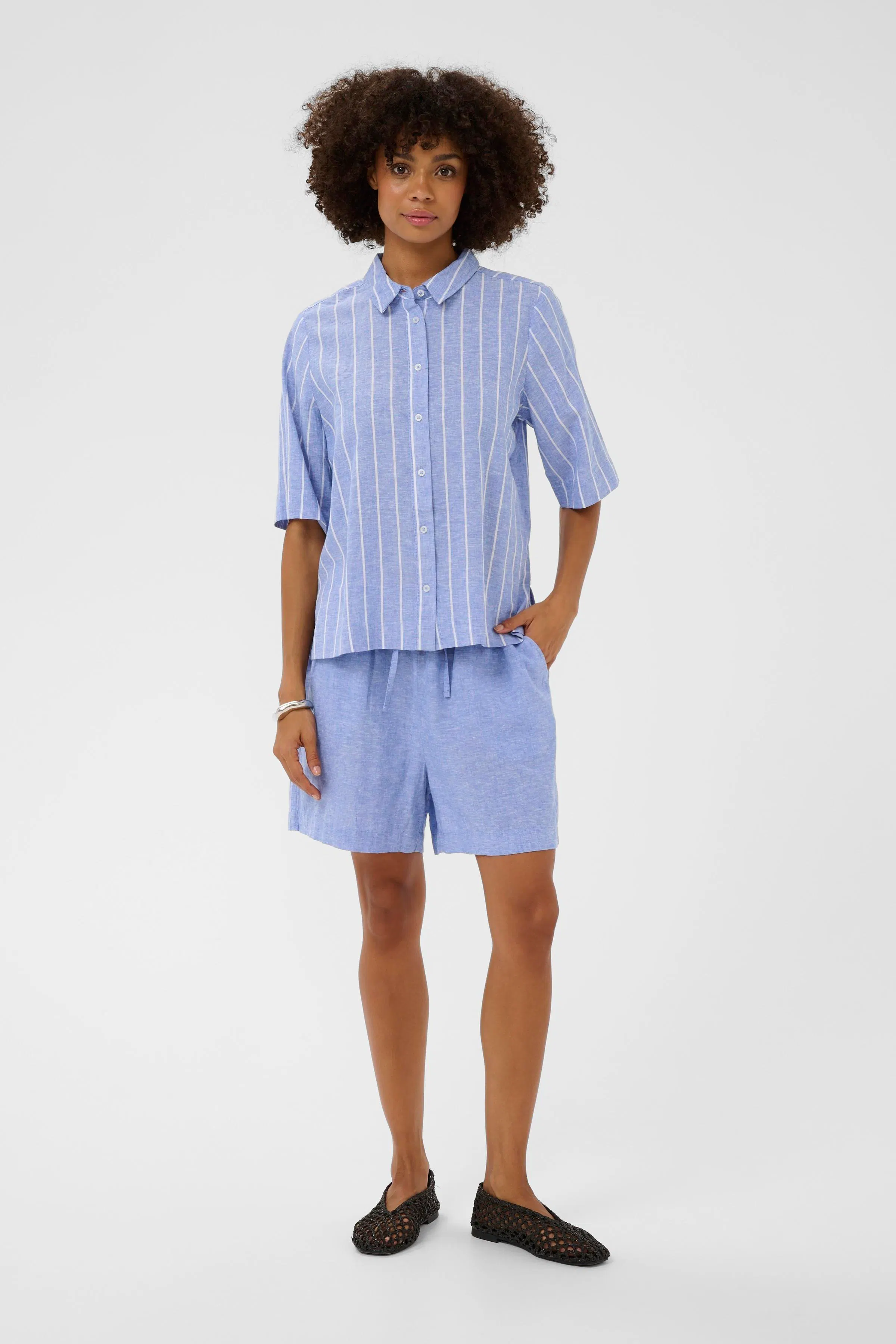 CUarletty Linen shirt LOOKBOOK FRONT 50112786-109029