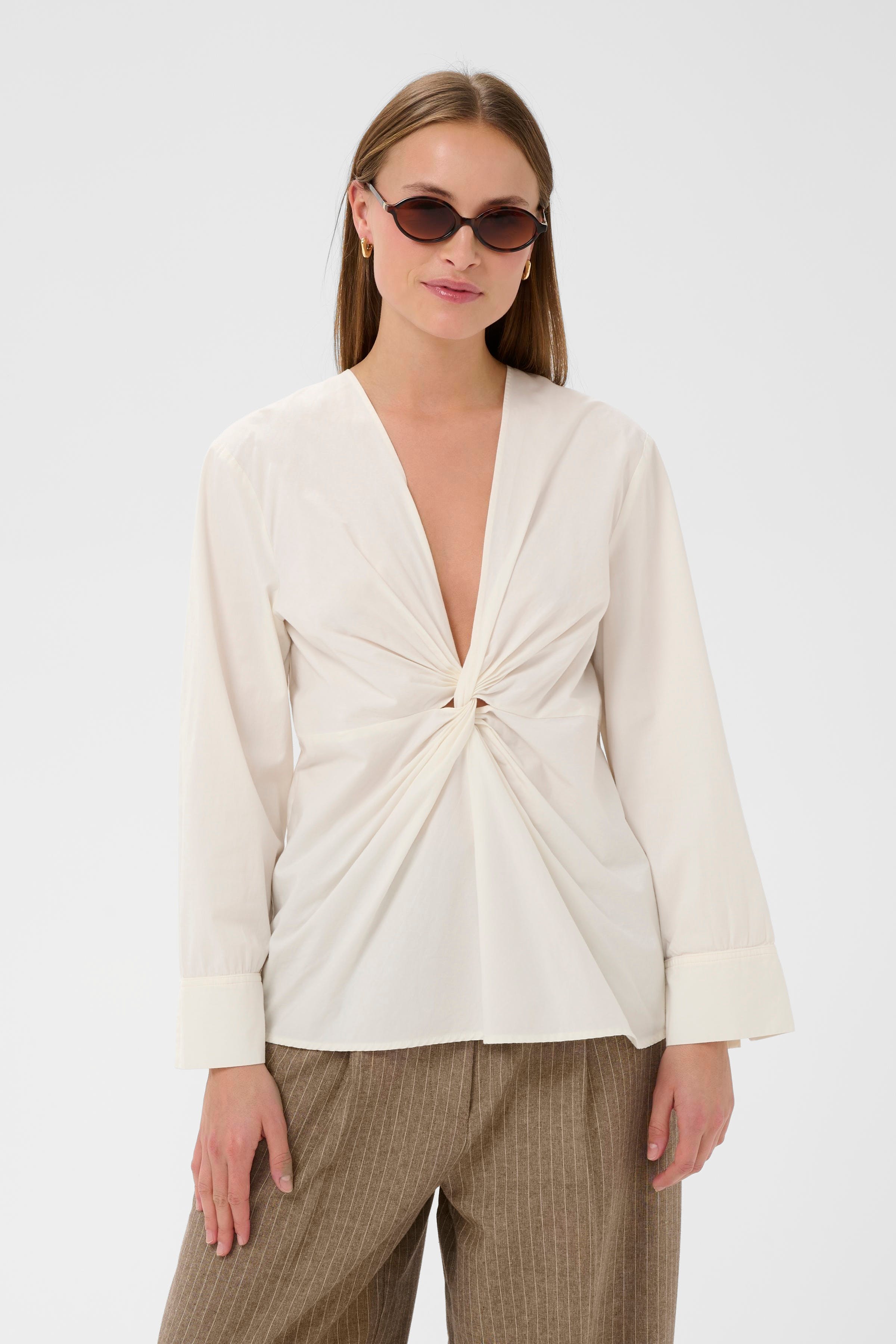 SLNoelle Bluse LOOKBOOK FRONT 30408980-111001