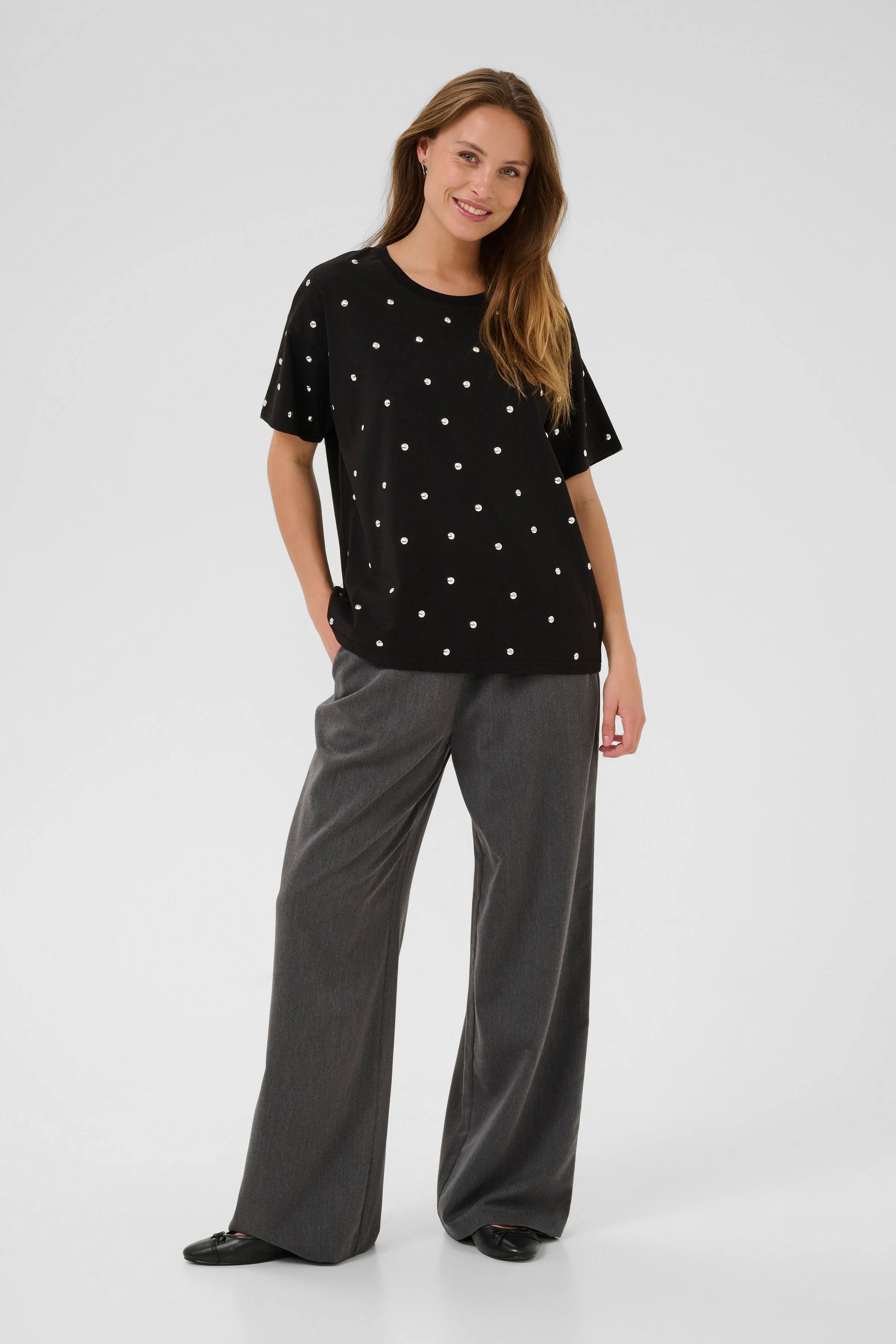 KAhelen T-shirt LOOKBOOK FRONT 10510661-100121