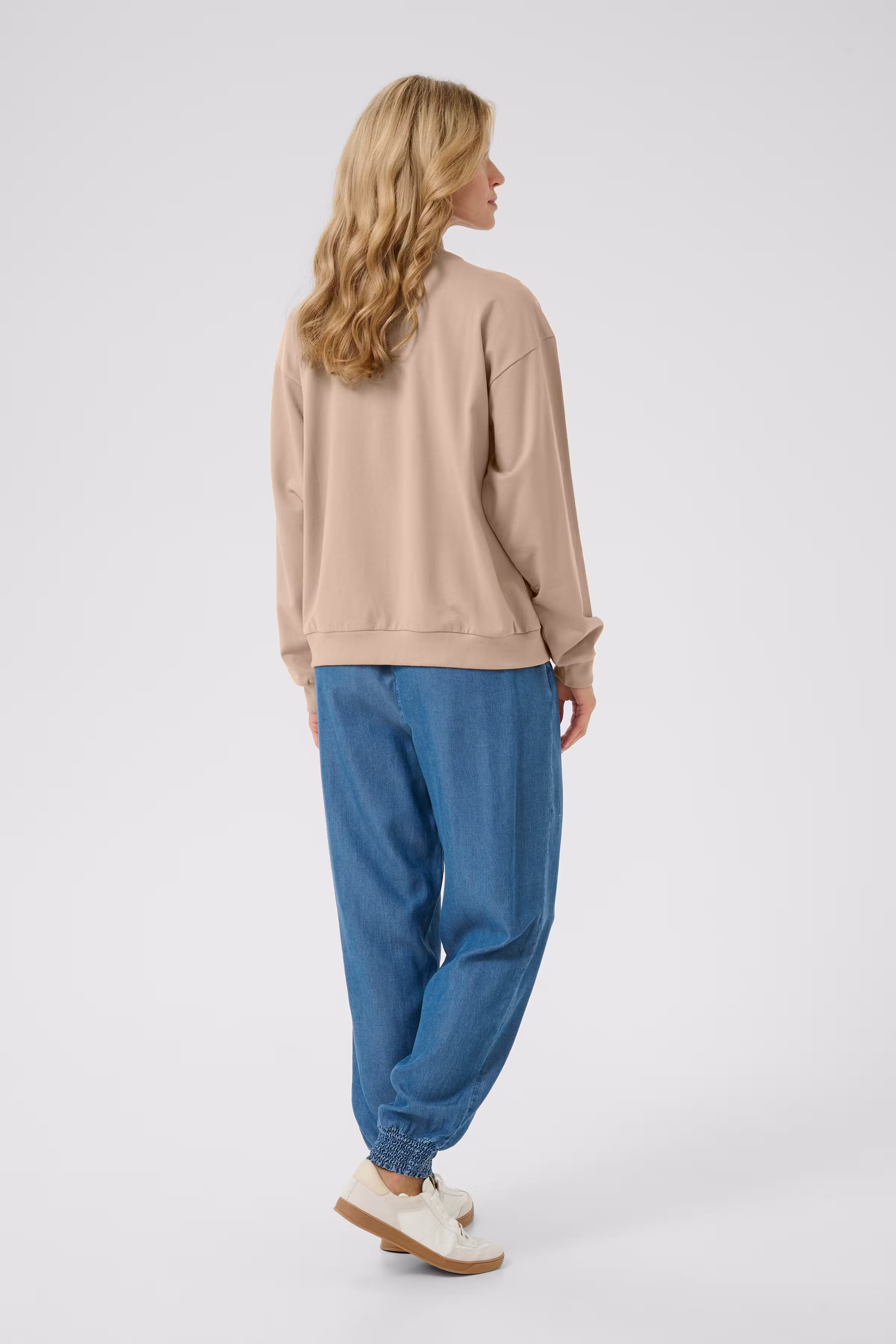 CRFlorin Sweatshirt LOOKBOOK BACK 10613492-161106