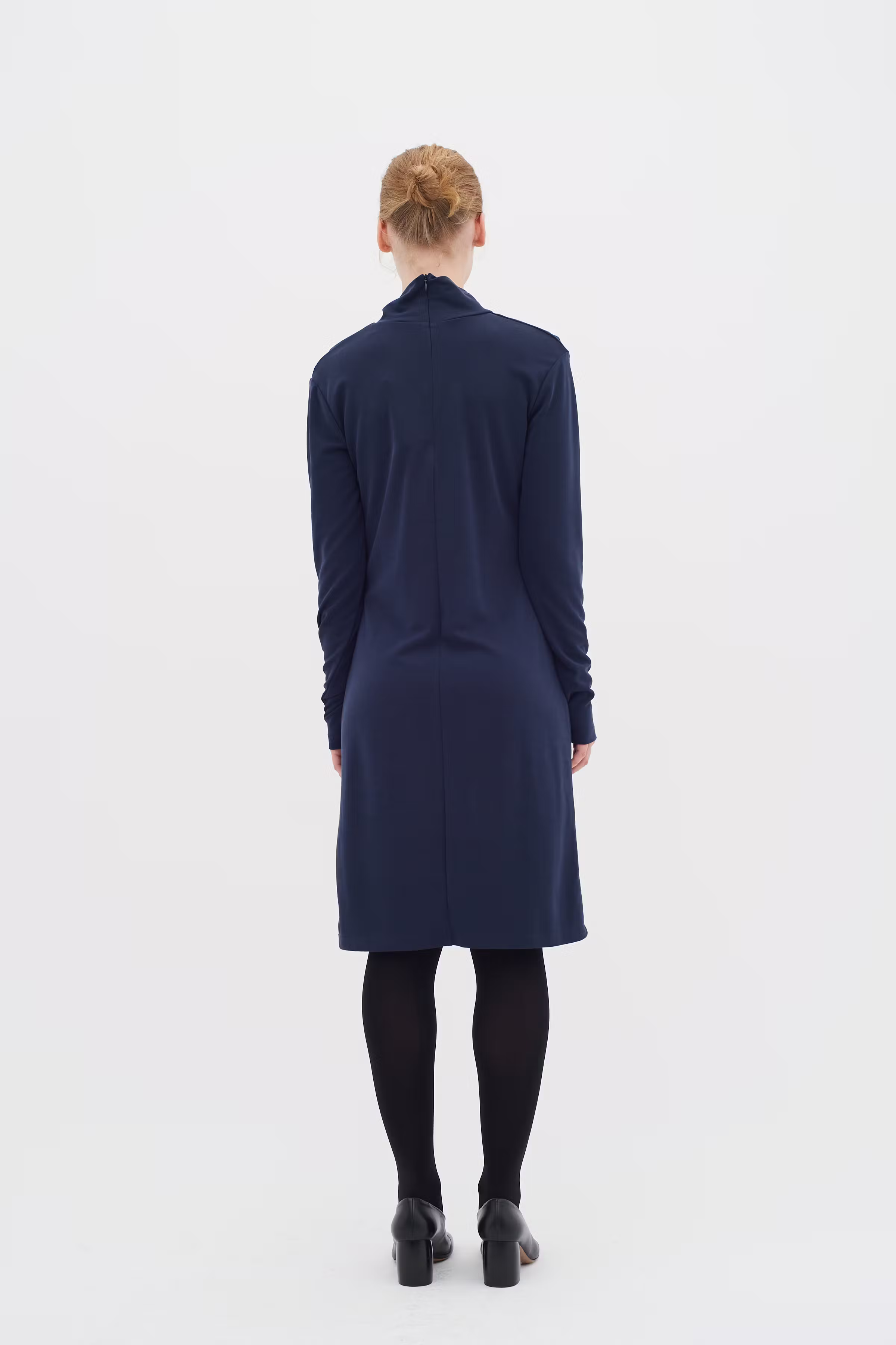 AmandusIW Kleid LOOKBOOK BACK 30109004-300005