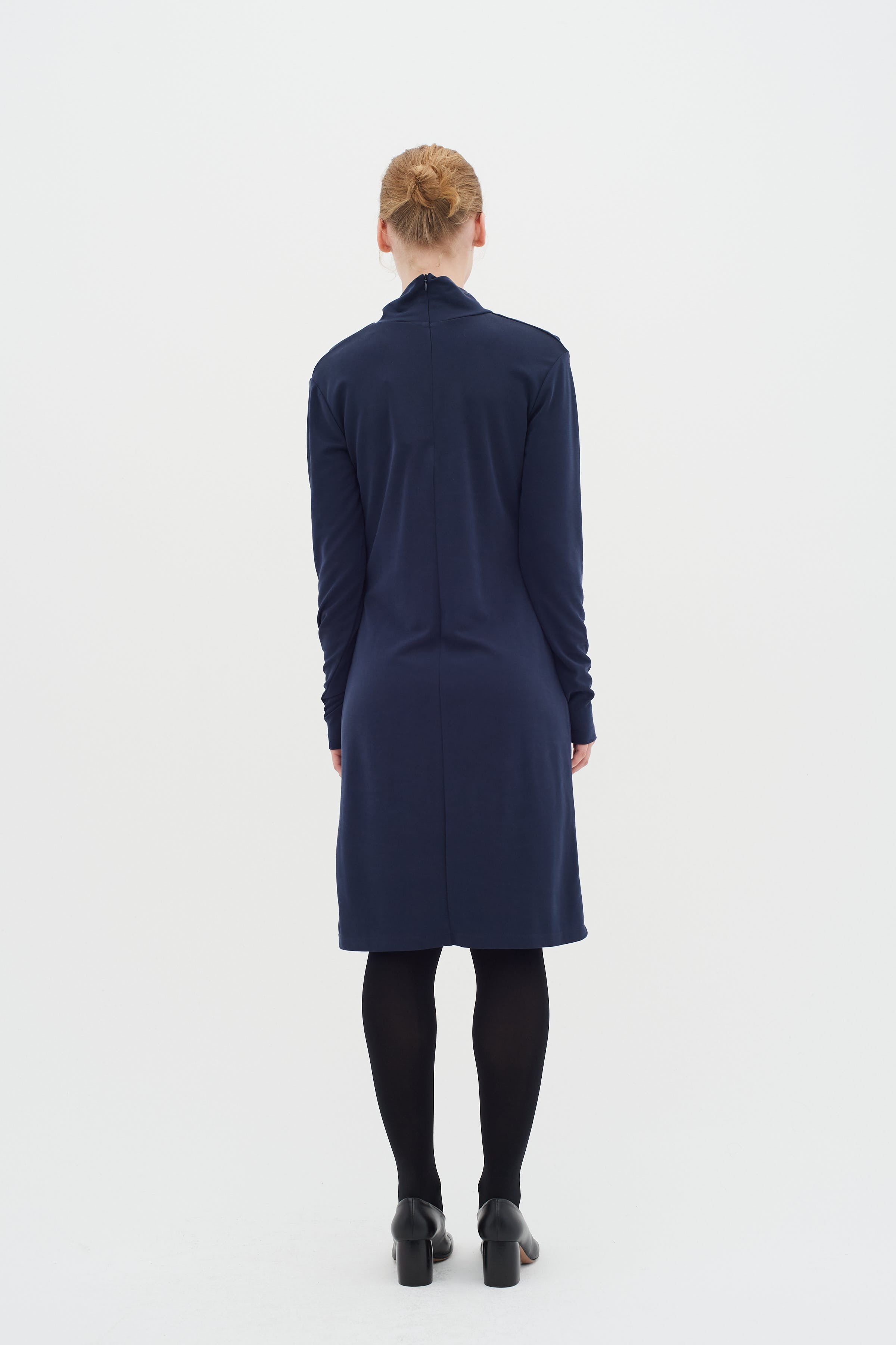 AmandusIW Kjole LOOKBOOK BACK 30109004-300005