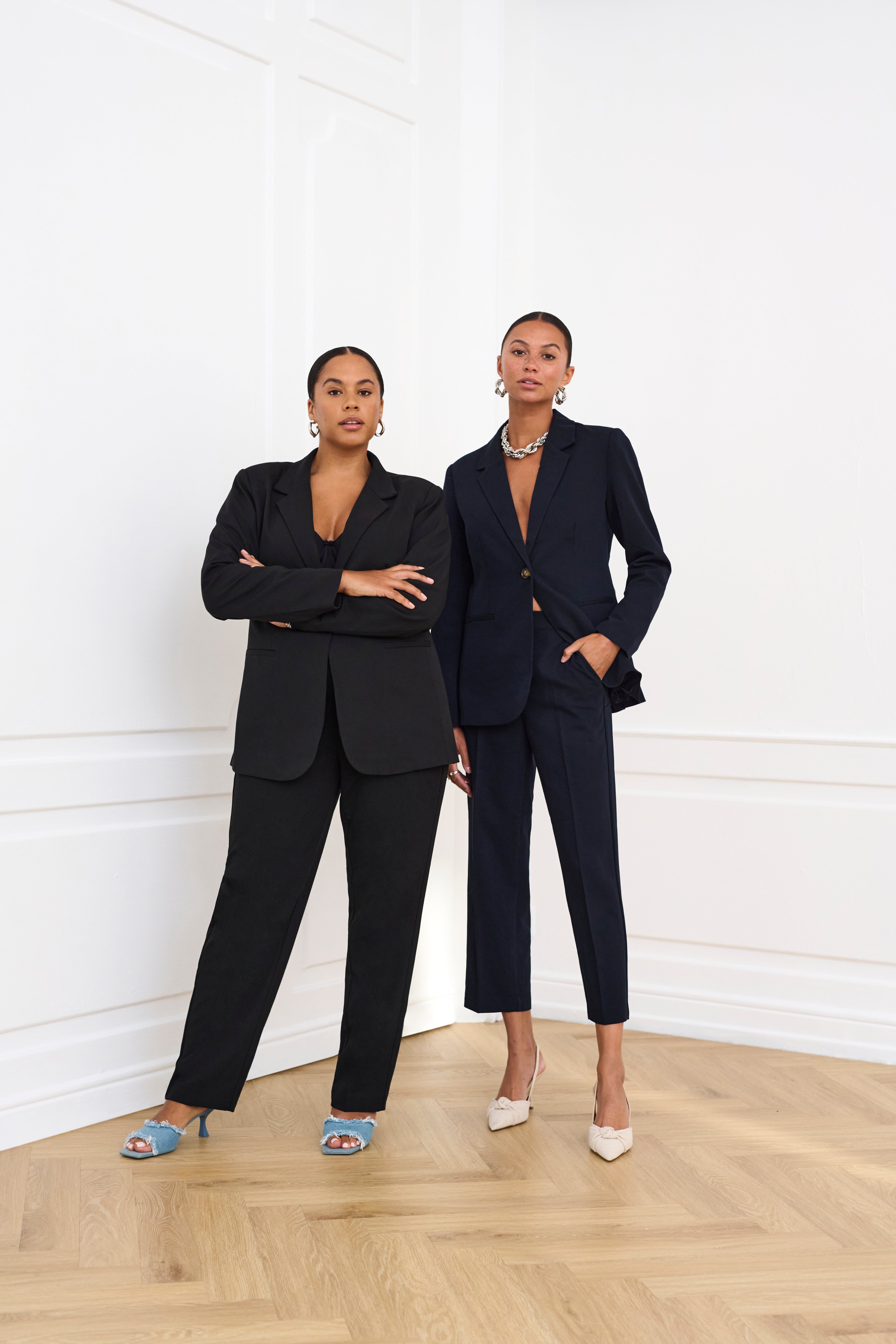 KAsakura Broek LOCATION NONE 10506858-100121