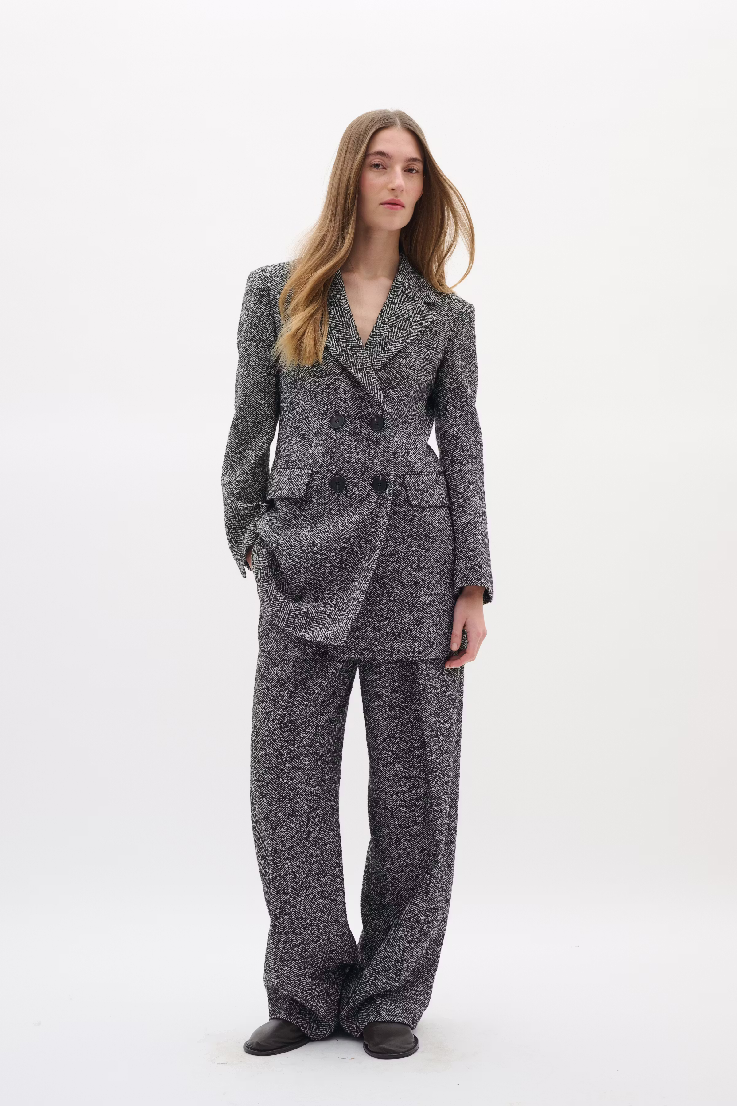 BryannyIW Blazer LOOKBOOK FRONT 30111009-300027