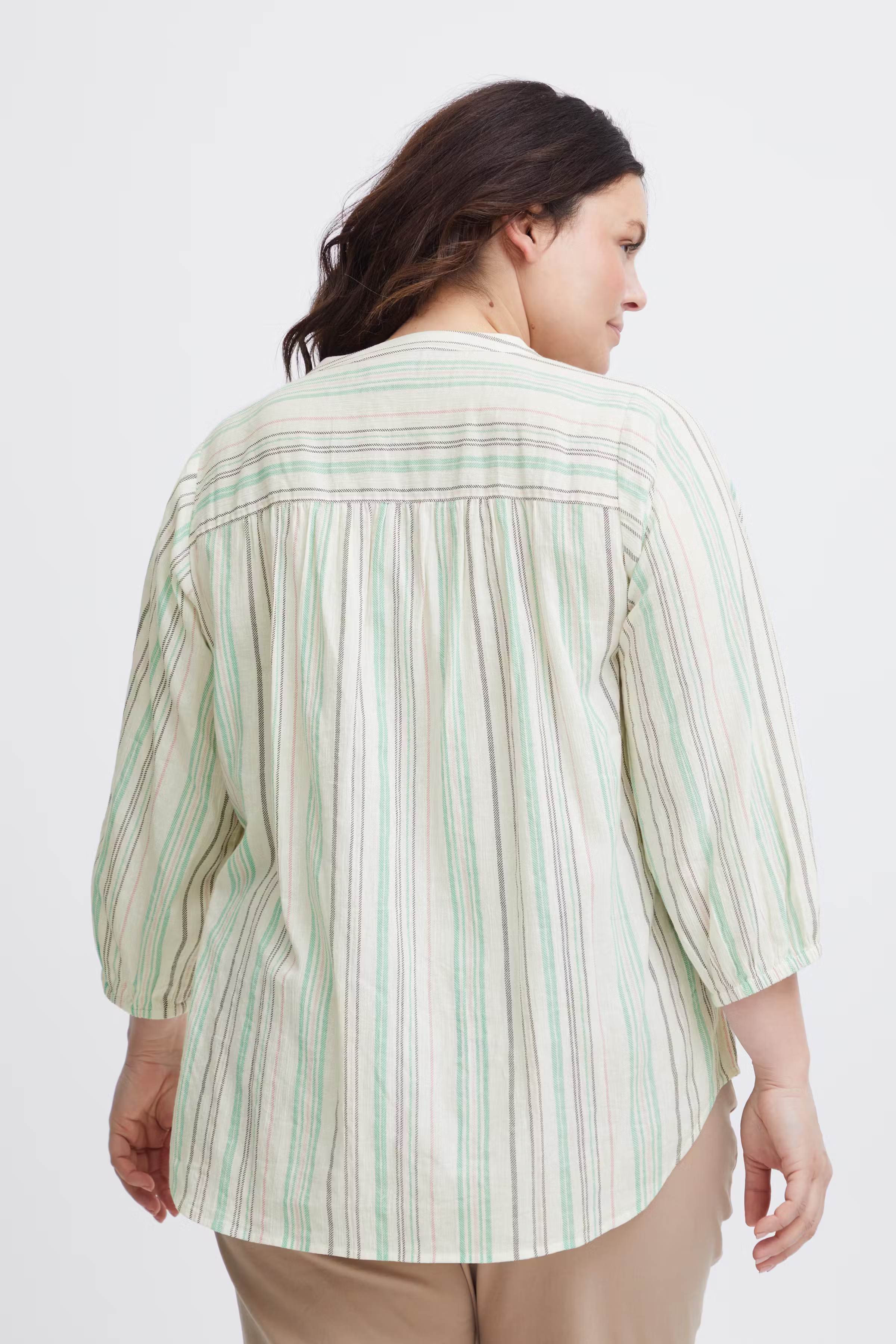 Kortermet bluse LOOKBOOK BACK 20613752-202818