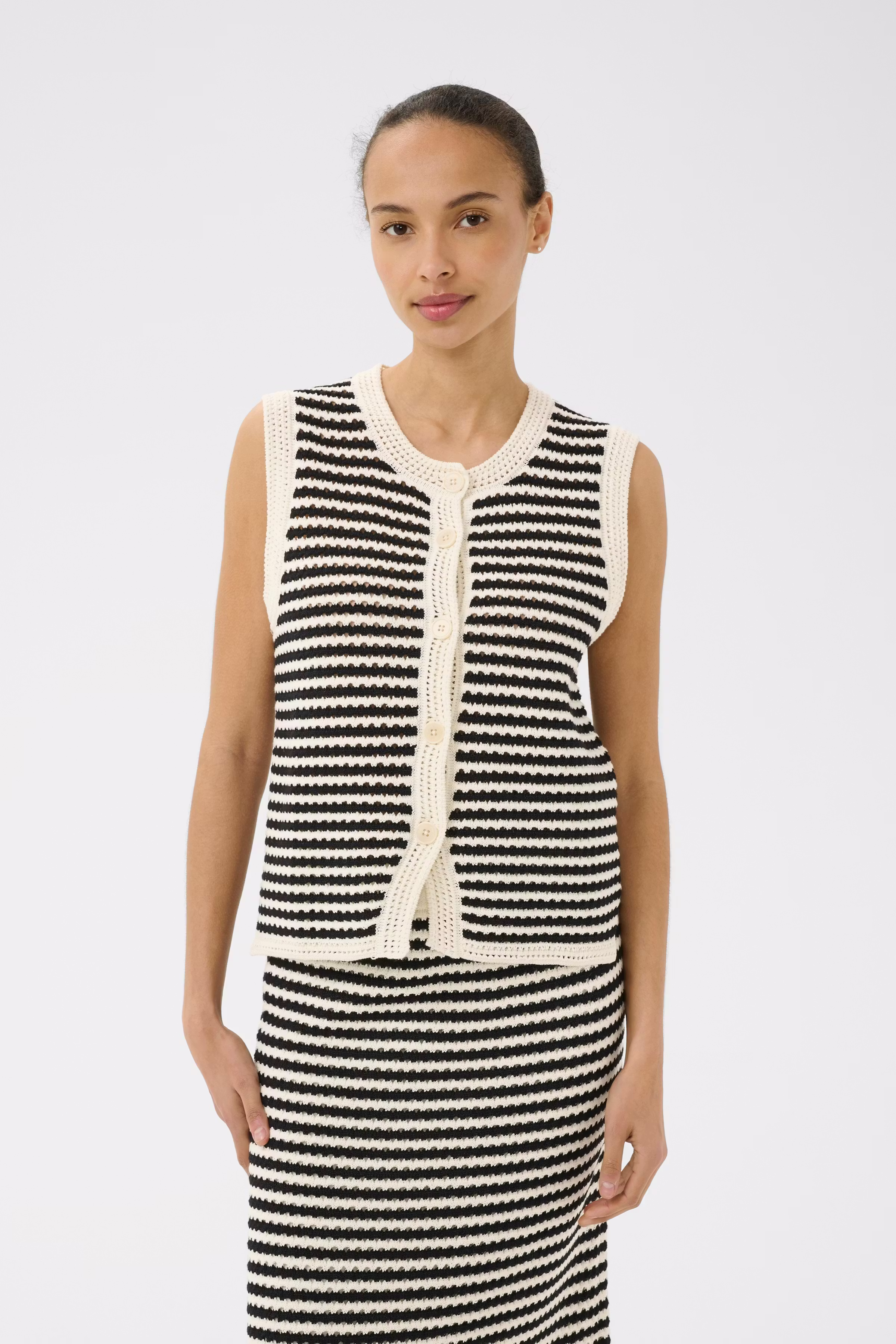 BrookiPW Waistcoat LOOKBOOK FRONT 30310579-304965