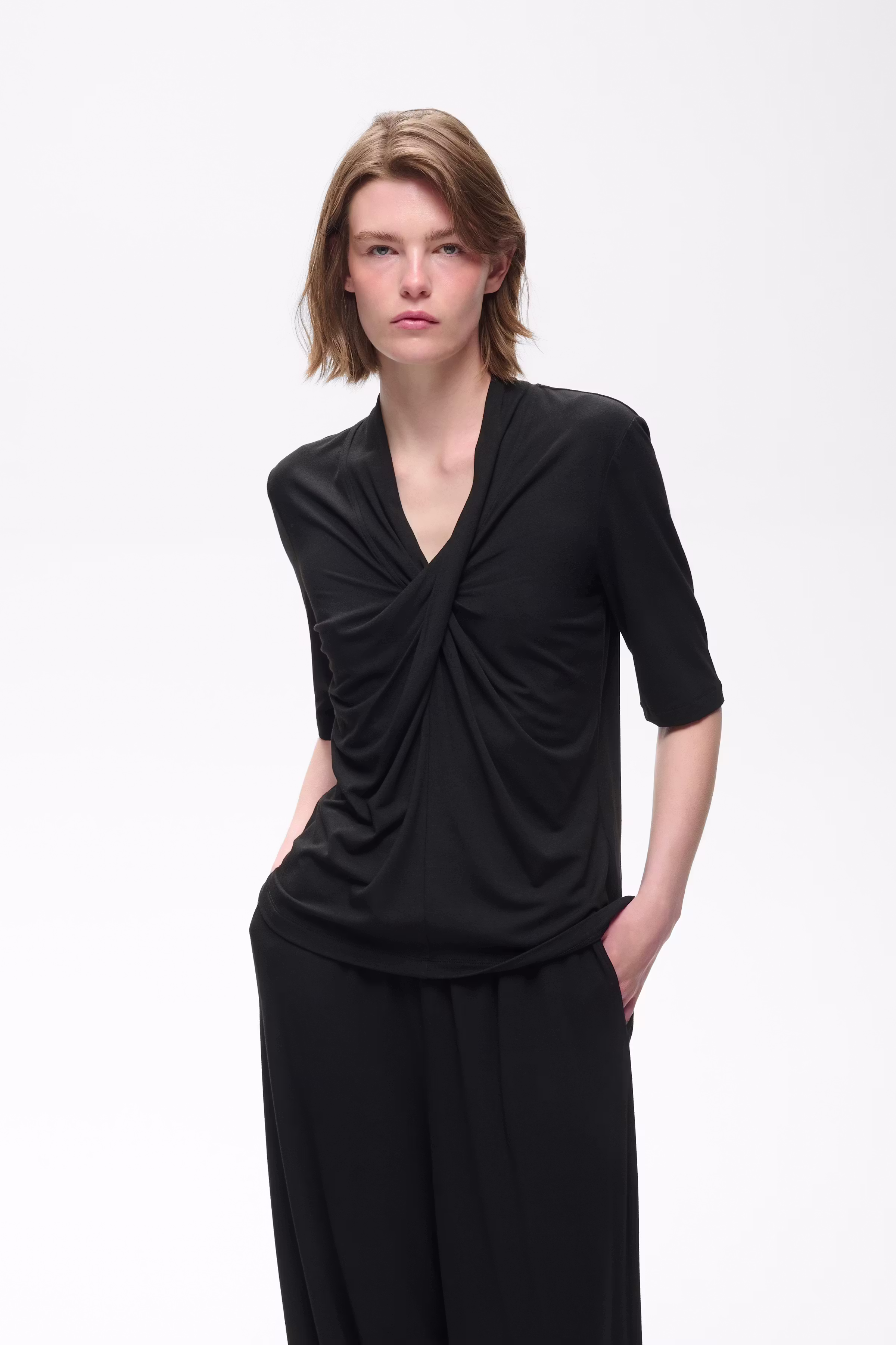 TalishaIW T-shirt LOOKBOOK FRONT 30111317-194008