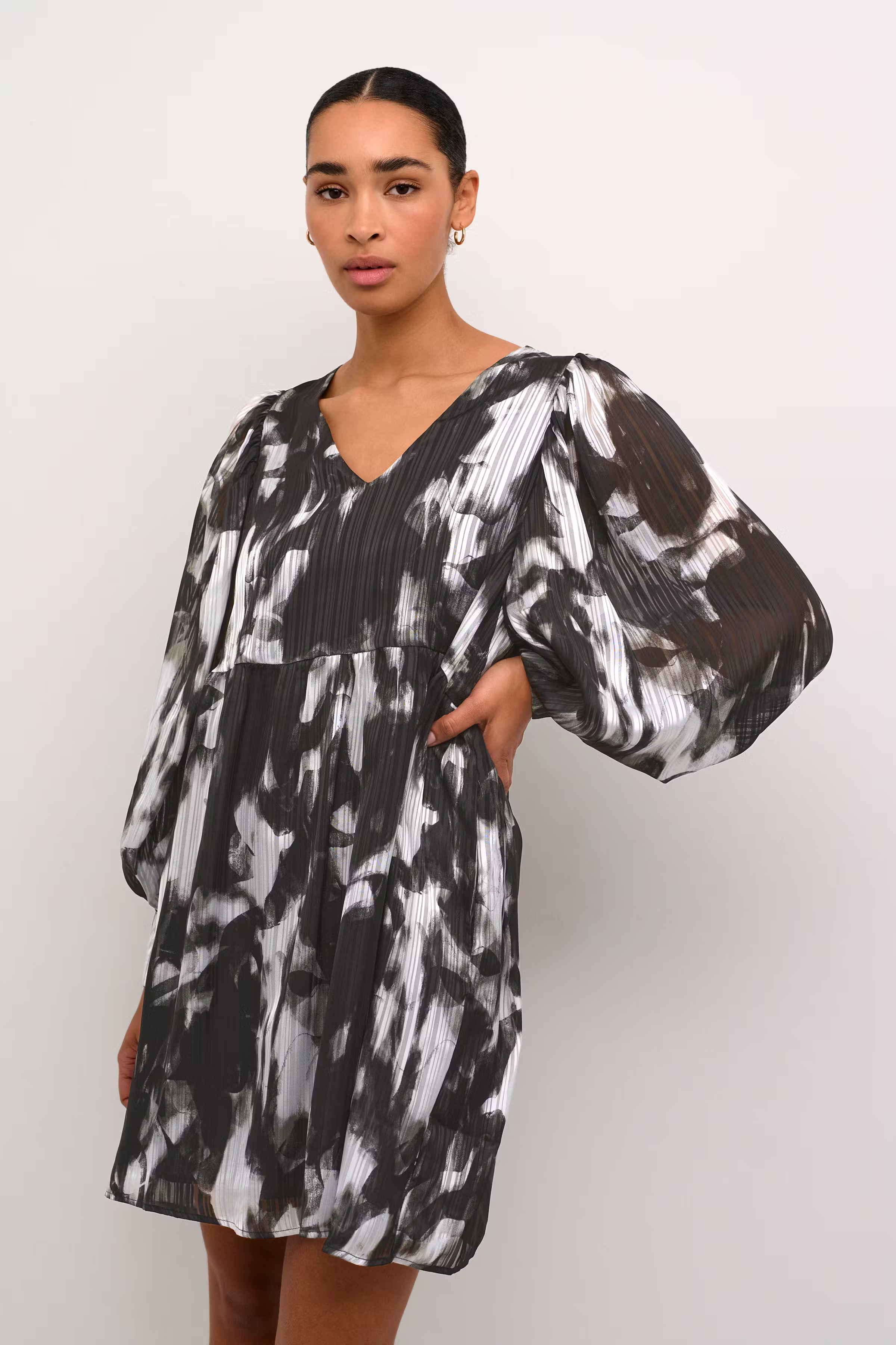 KAlifa Kjole LOOKBOOK FRONT 10509200-106593