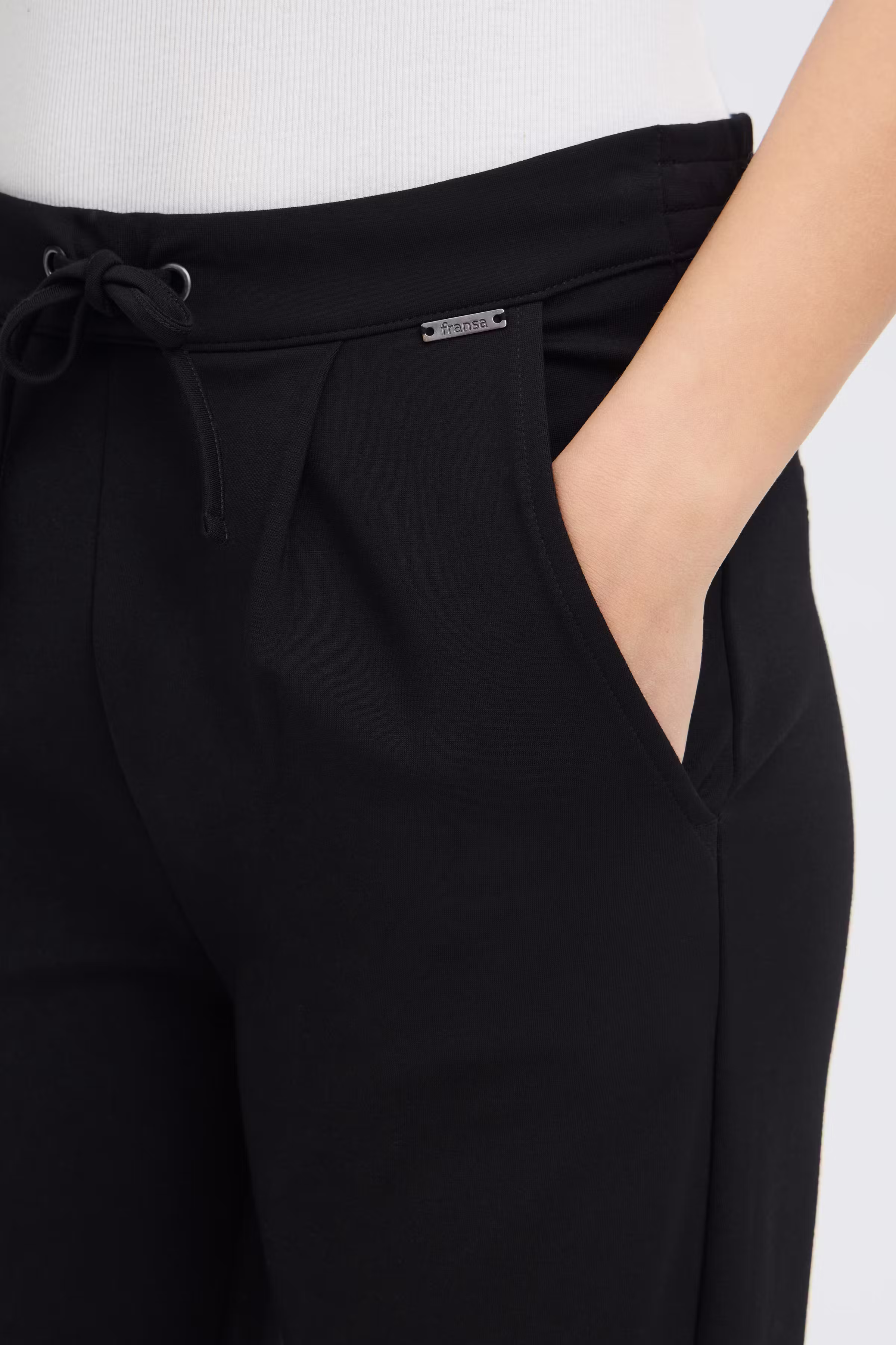 ZALINFR BUKSER LOOKBOOK DETAIL 601749-60096