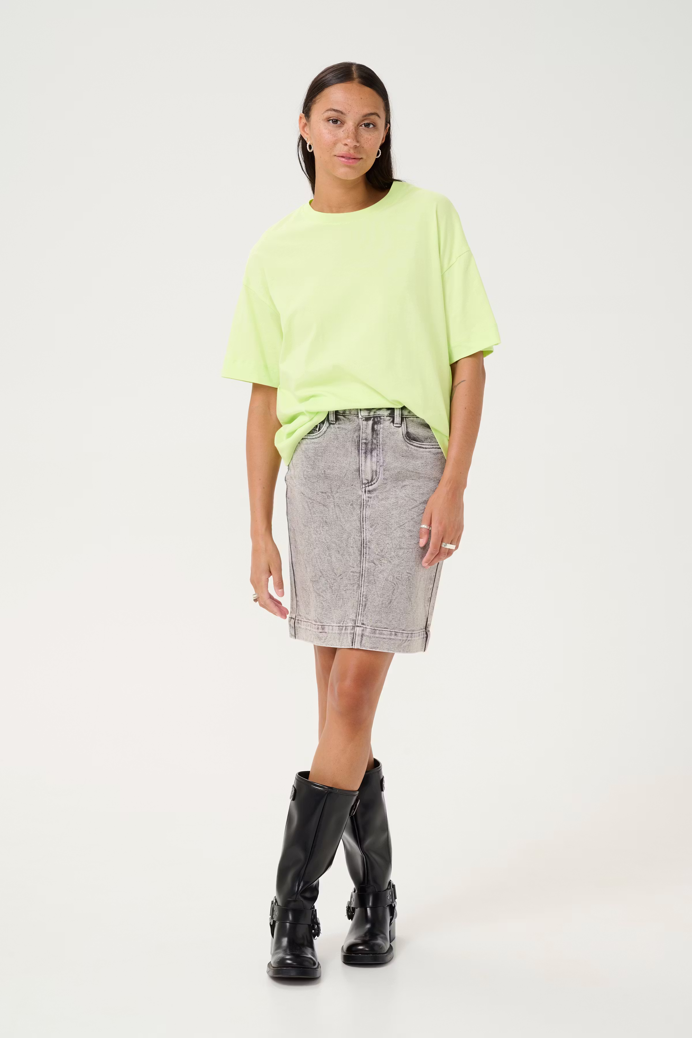 KAtomina T-shirt LOOKBOOK FRONT 10509743-130324