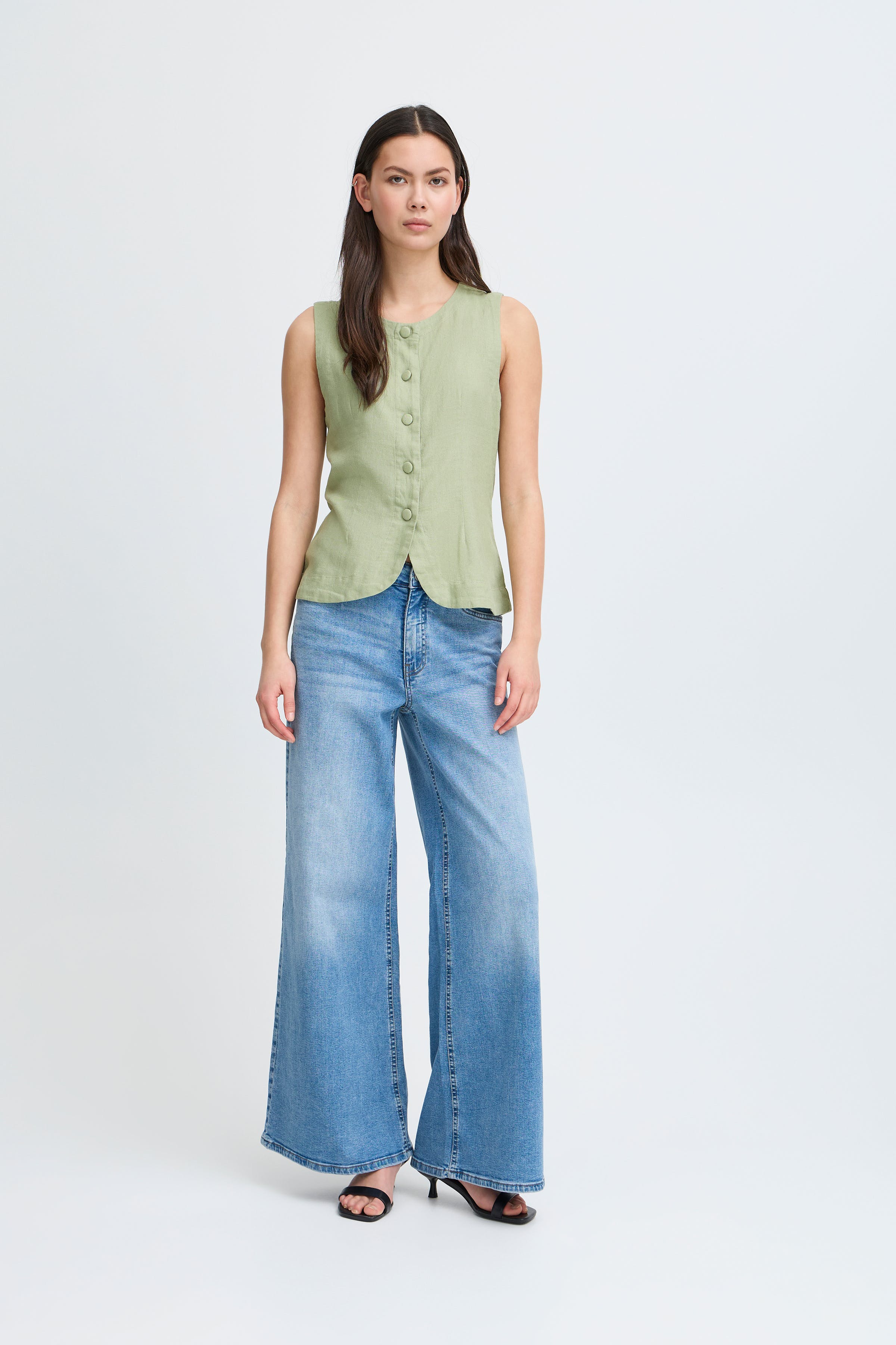 IHLINNO Vest LOOKBOOK FRONT 20122914-160213