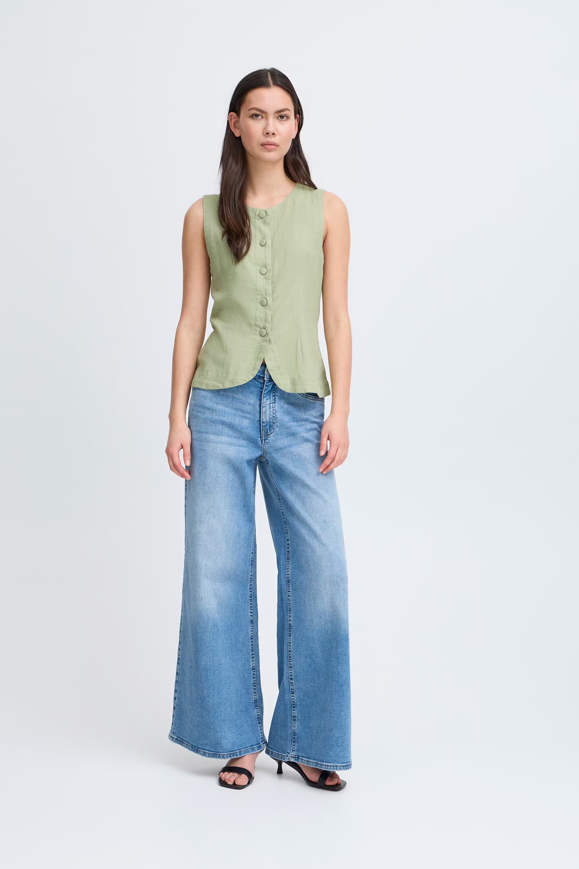 IHLINNO Vest LOOKBOOK FRONT 20122914-160213