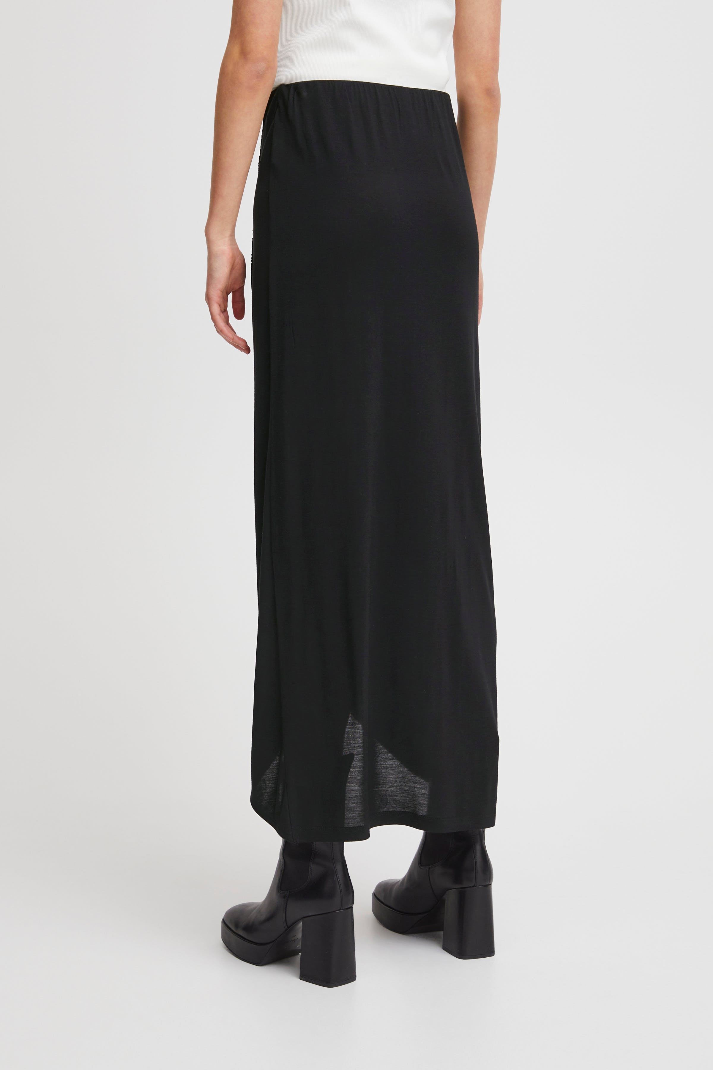 IHLUNA Skirt LOOKBOOK FRONT 20118942-194008