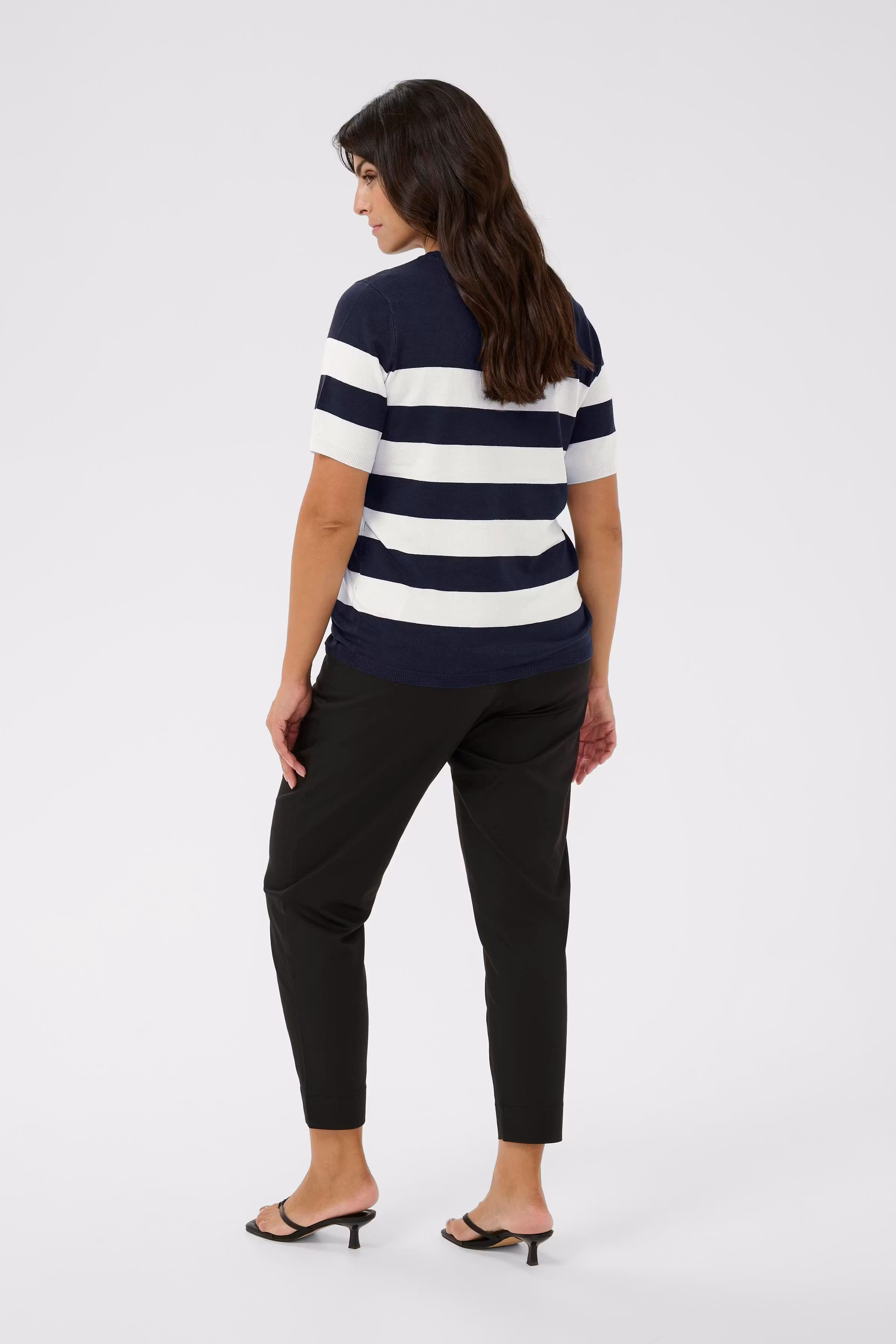 KClizzy Pullover LOOKBOOK BACK 10582914-107457