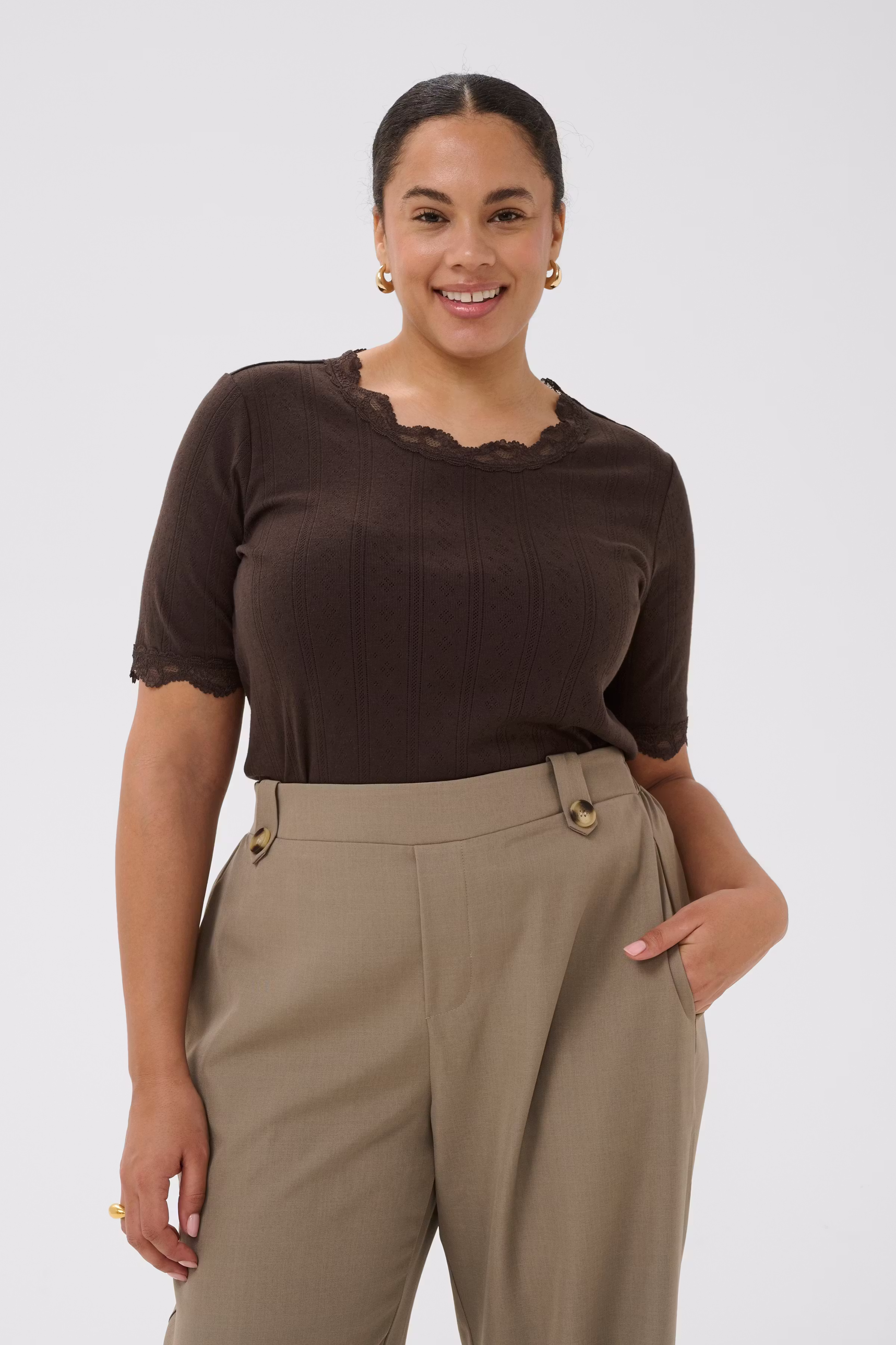 KCtina T-shirt LOOKBOOK FRONT 10584477-190915