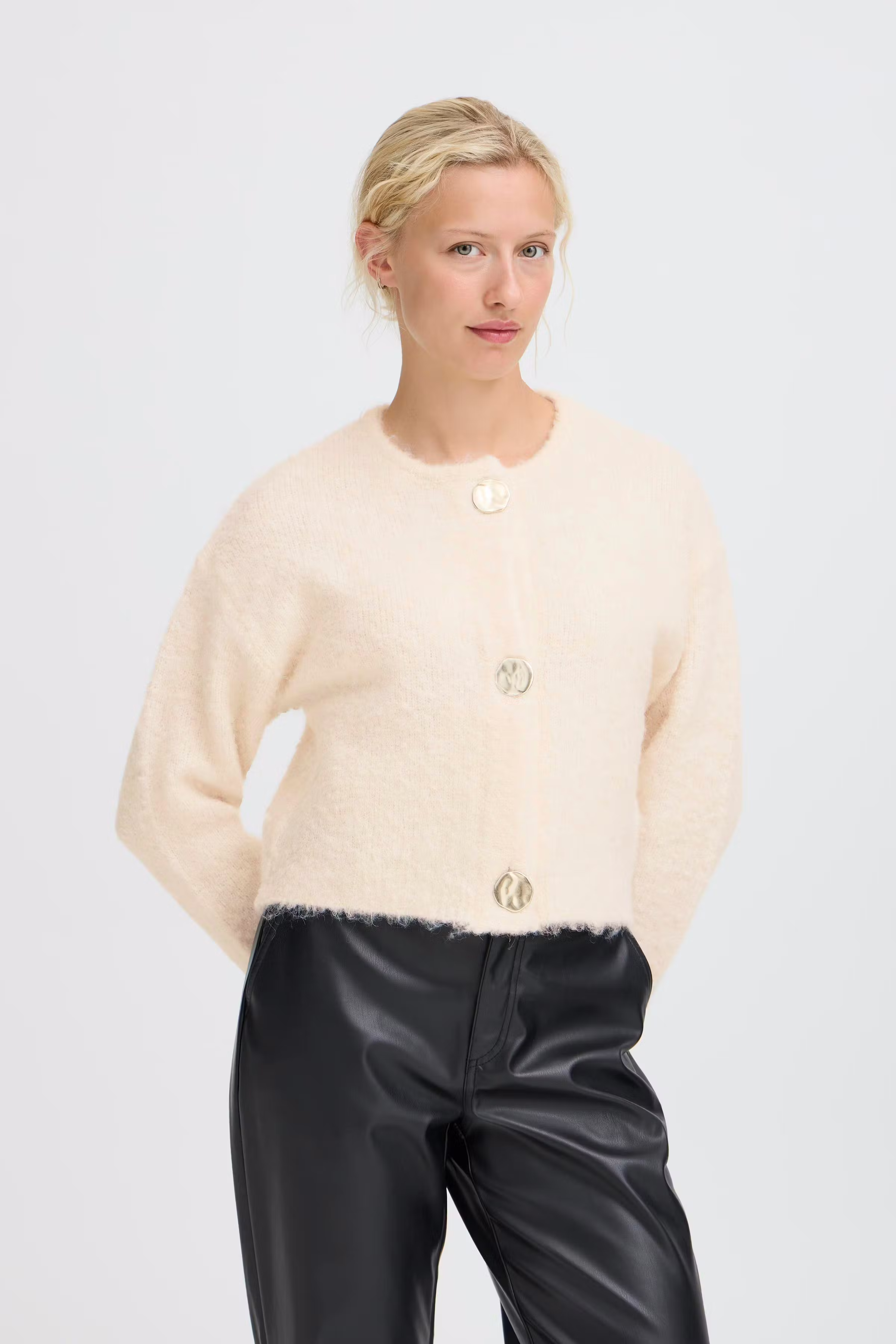 BYOMANTA Cardigan LOOKBOOK FRONT 20818117-1309051