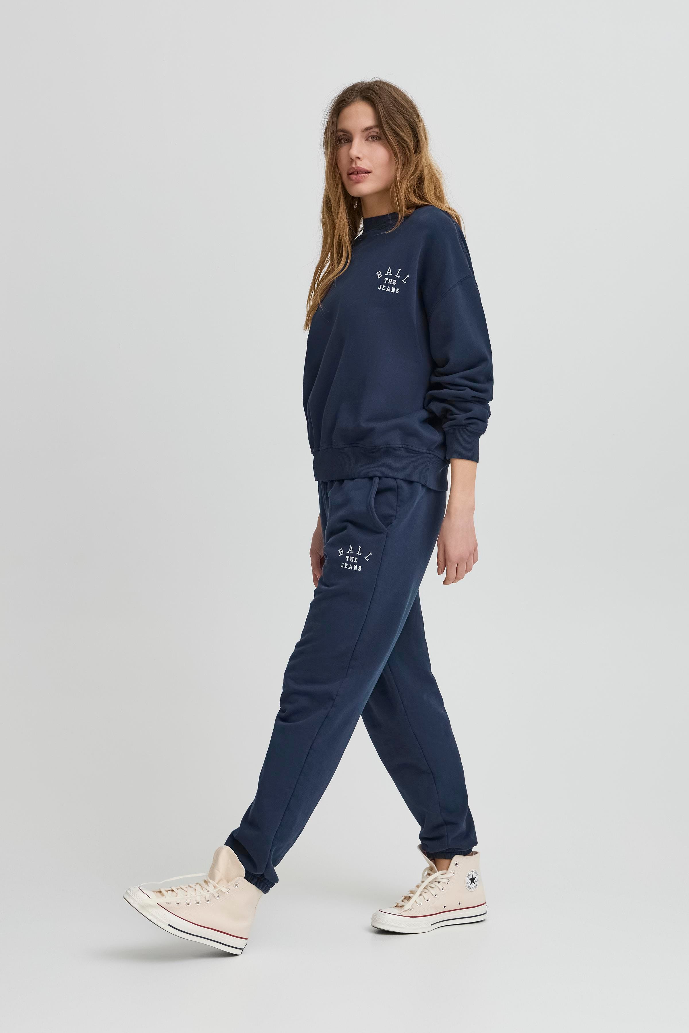 BASAVONA Sweatshirt LOOKBOOK FRONT 50405151-193922