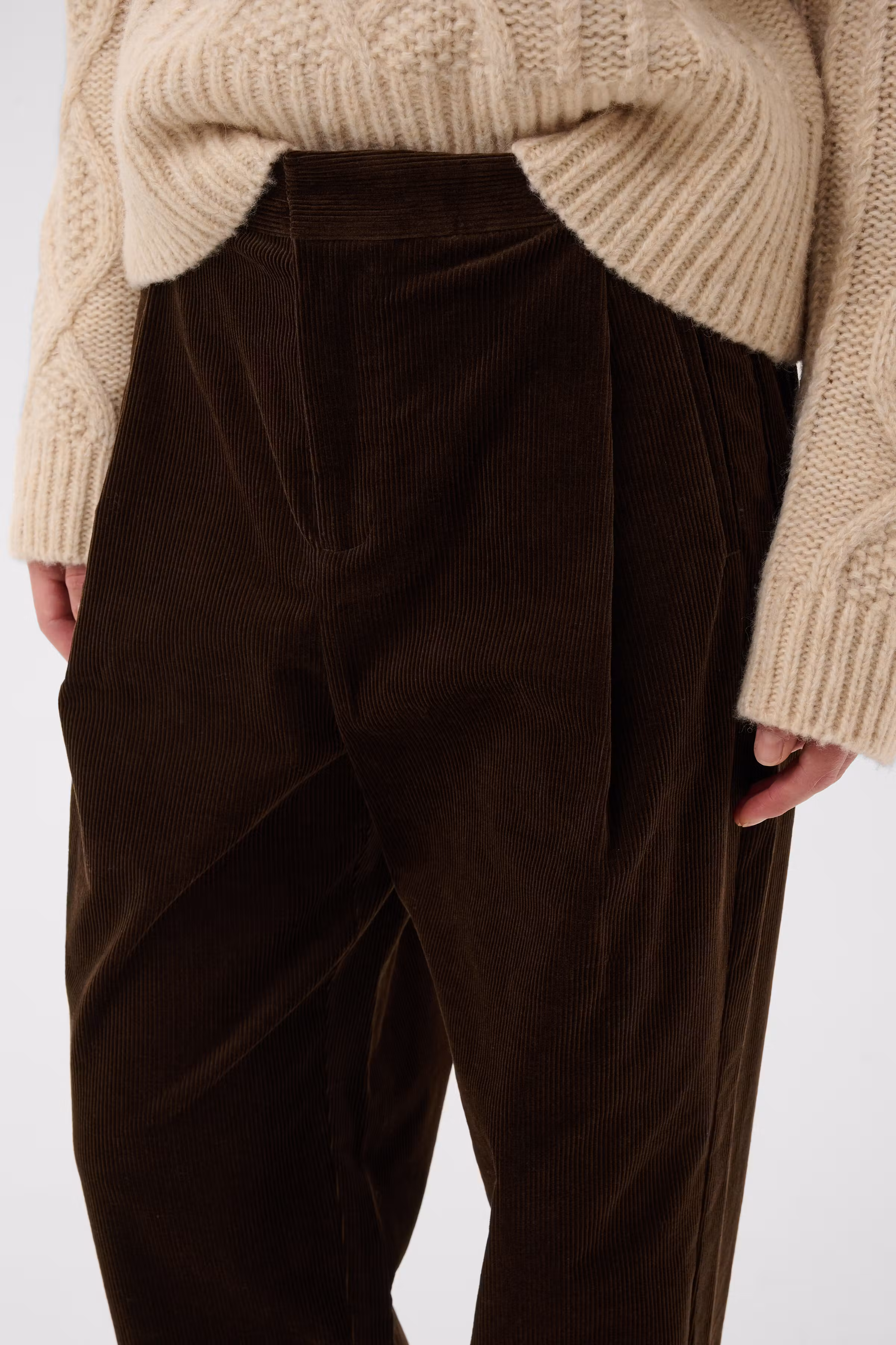 ColleenPW Hose LOOKBOOK DETAIL 30310802-191106