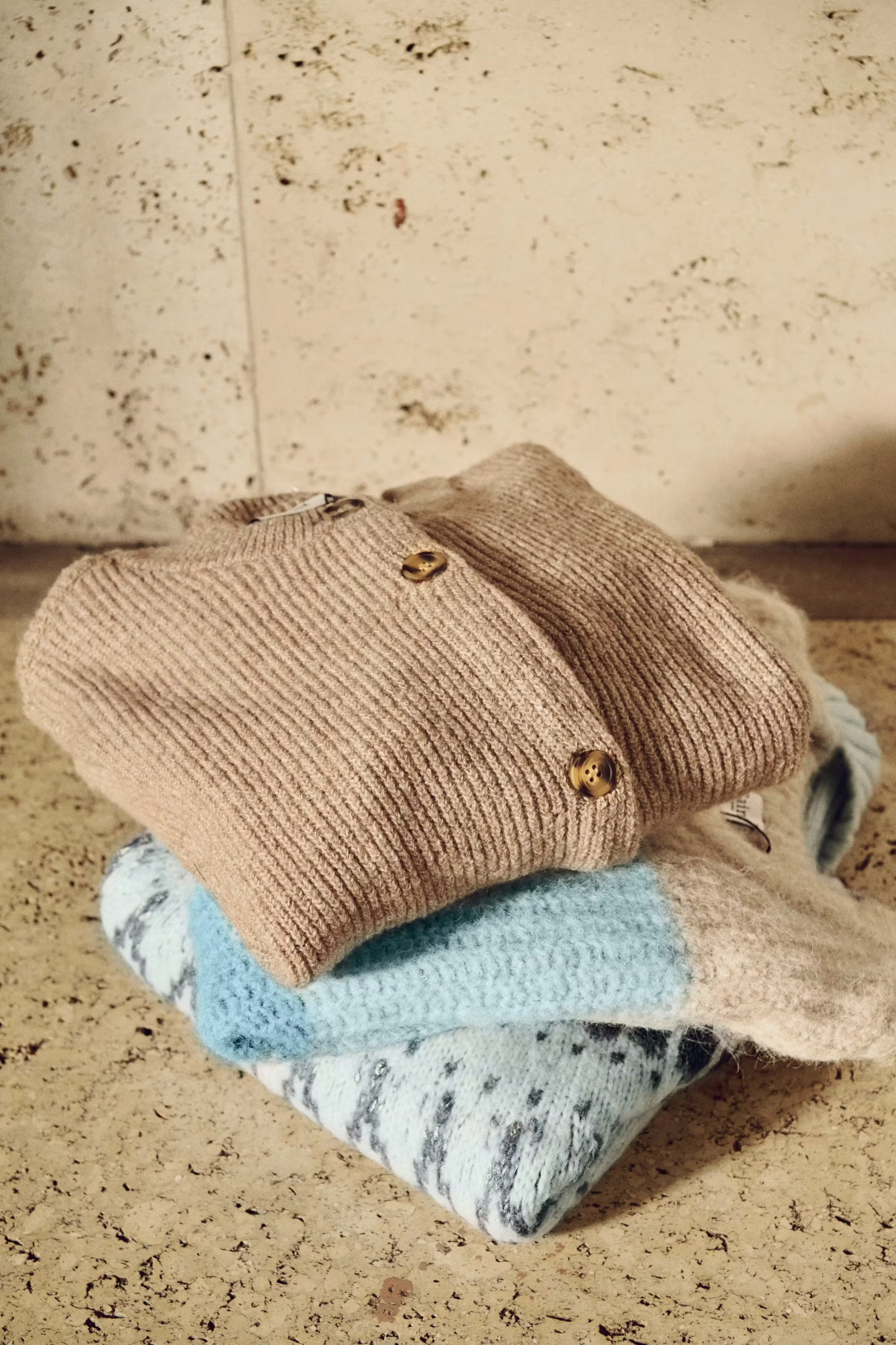 MaleenSZ Cardigan LOCATION NONE 30514452-161104