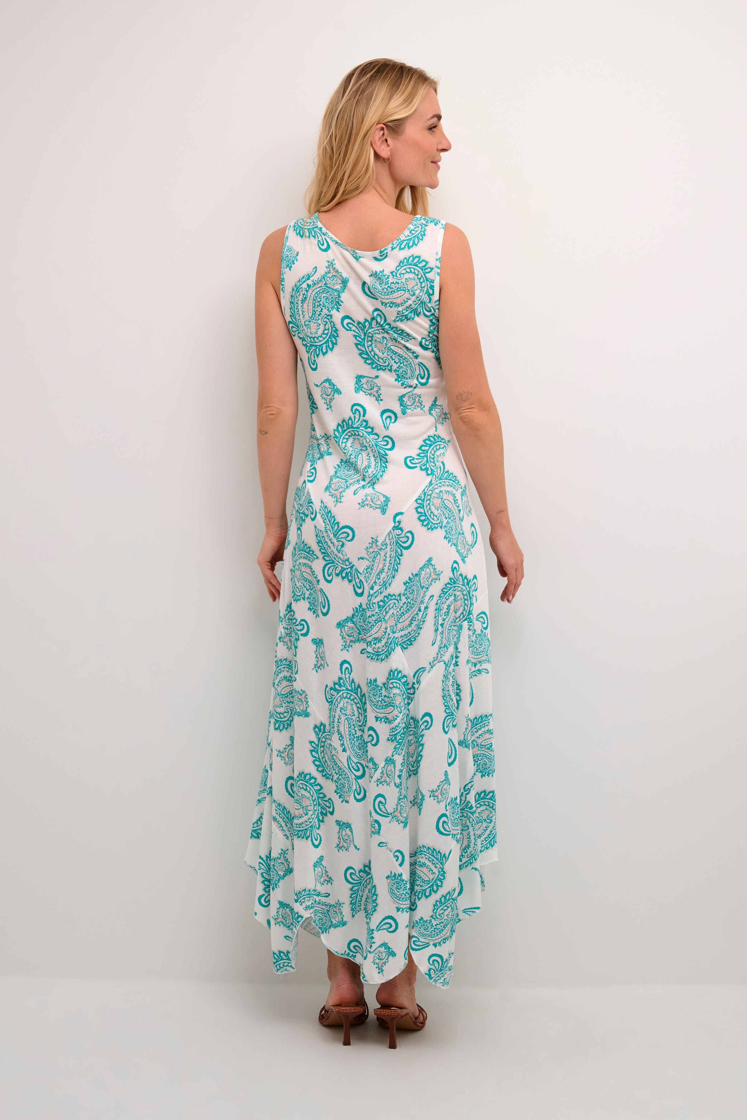 CRBastilla Dress LOOKBOOK BACK 10608110-106835